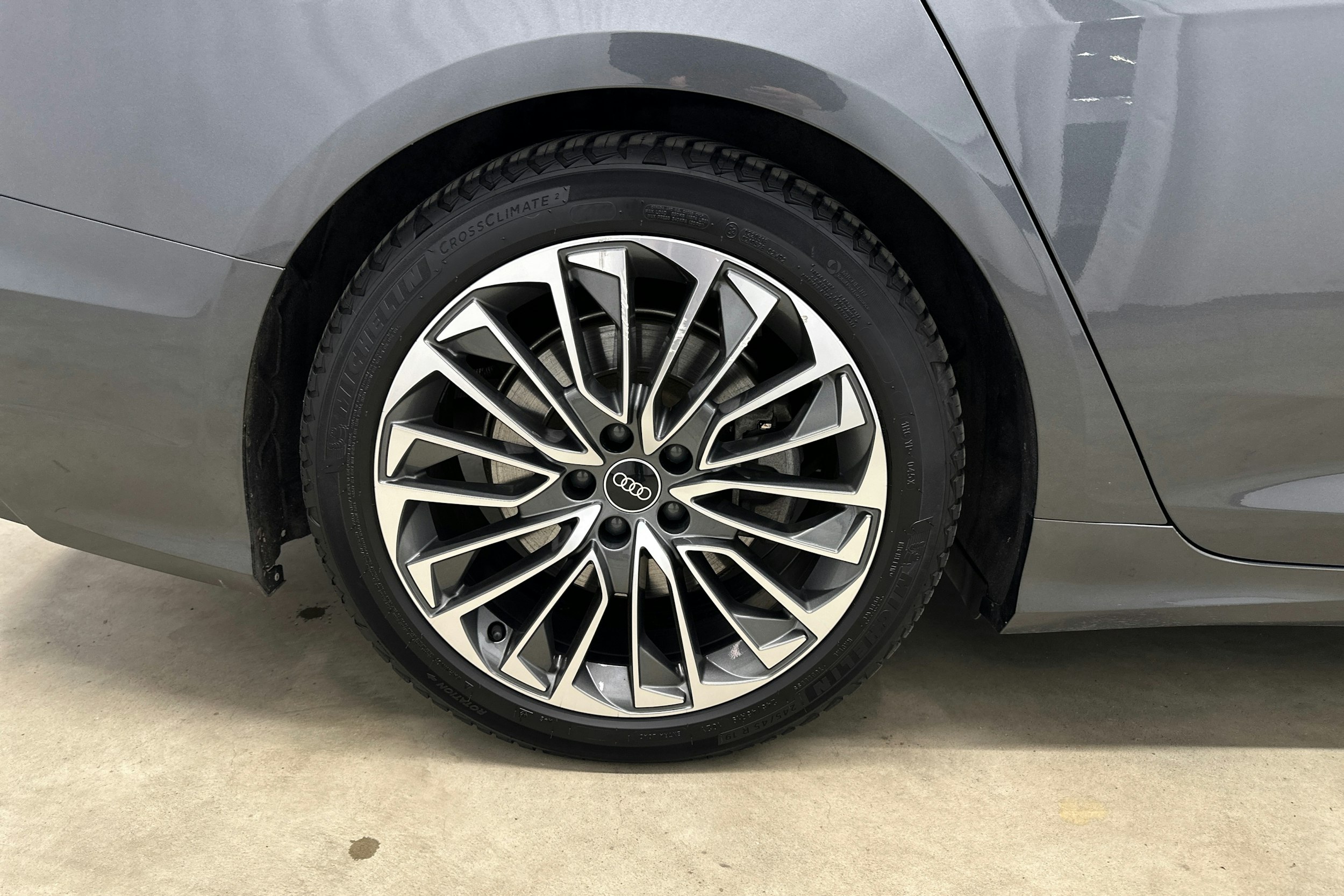 harmaa Audi A6 2022 kuva 26.