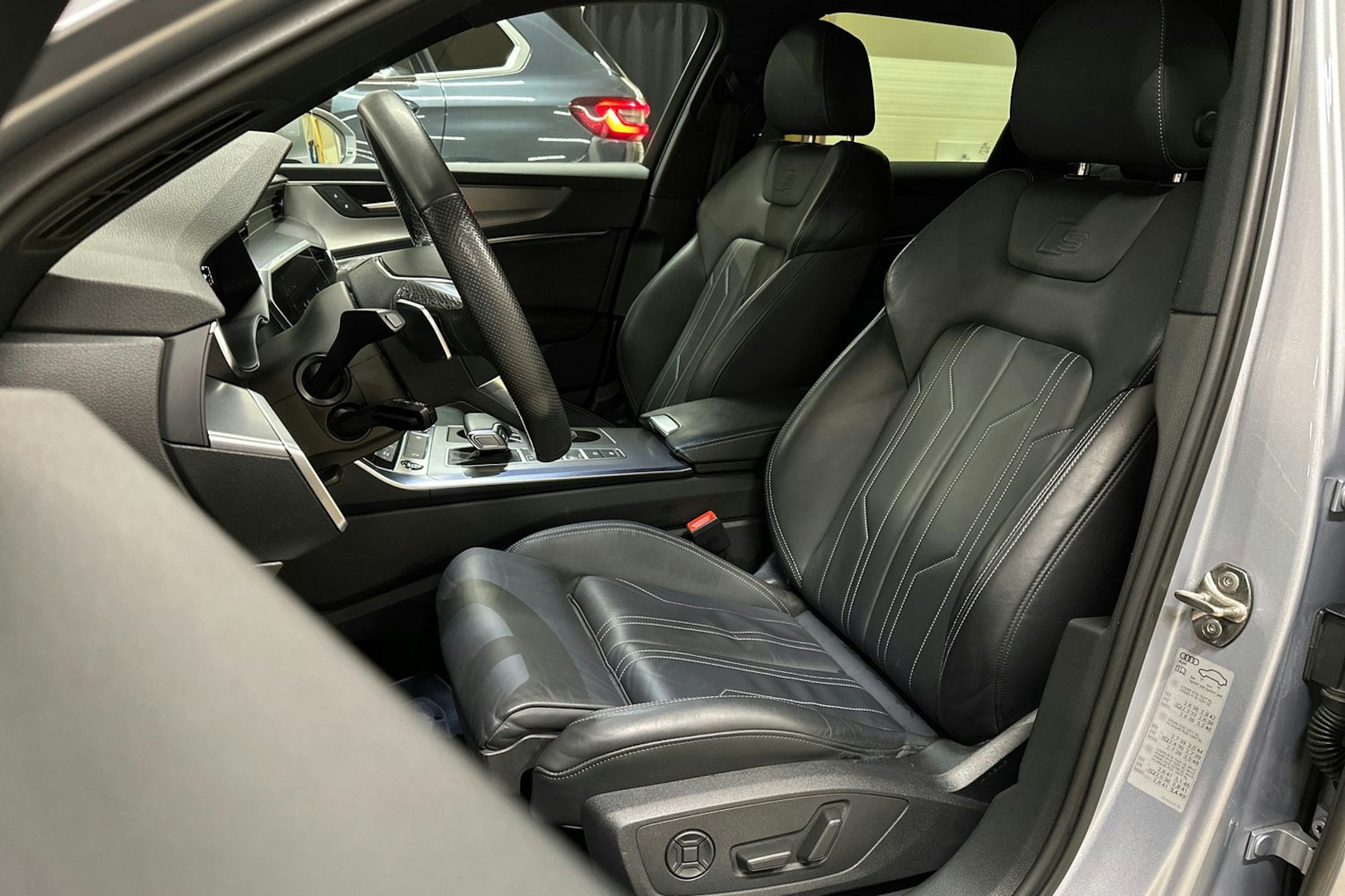 harmaa Audi A6 2023 kuva 16.