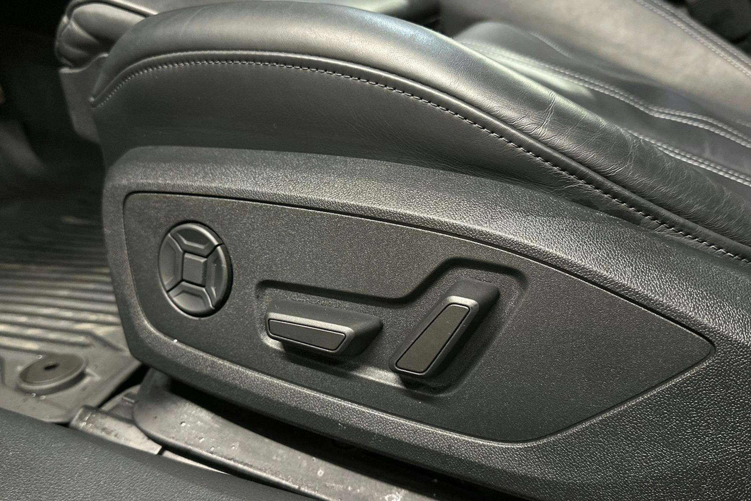 harmaa Audi A6 2023 kuva 18.