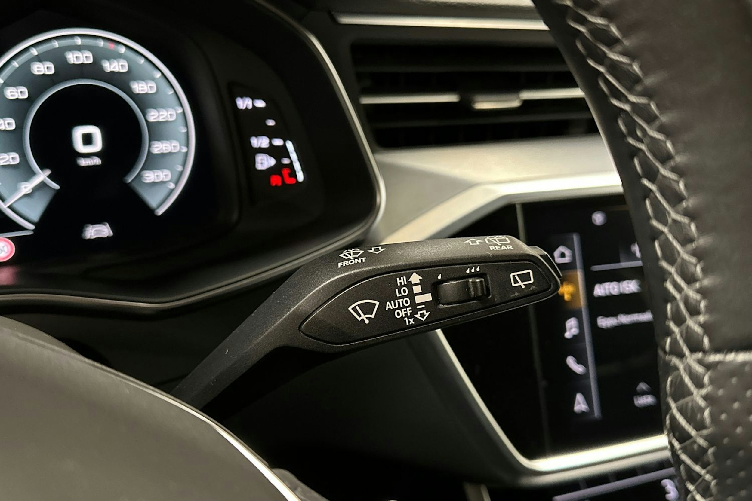 harmaa Audi A6 2023 kuva 30.