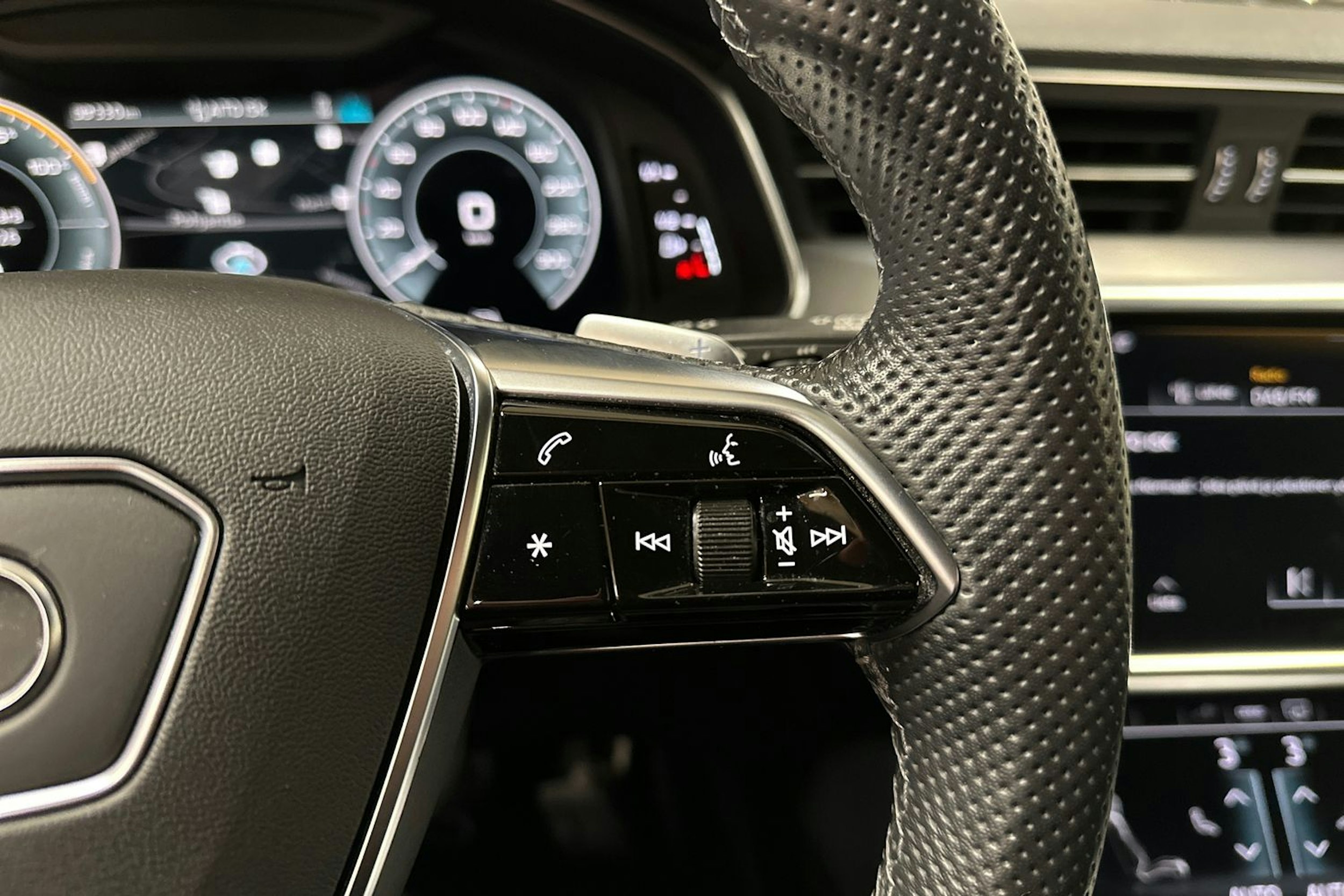 harmaa Audi A6 2023 kuva 32.