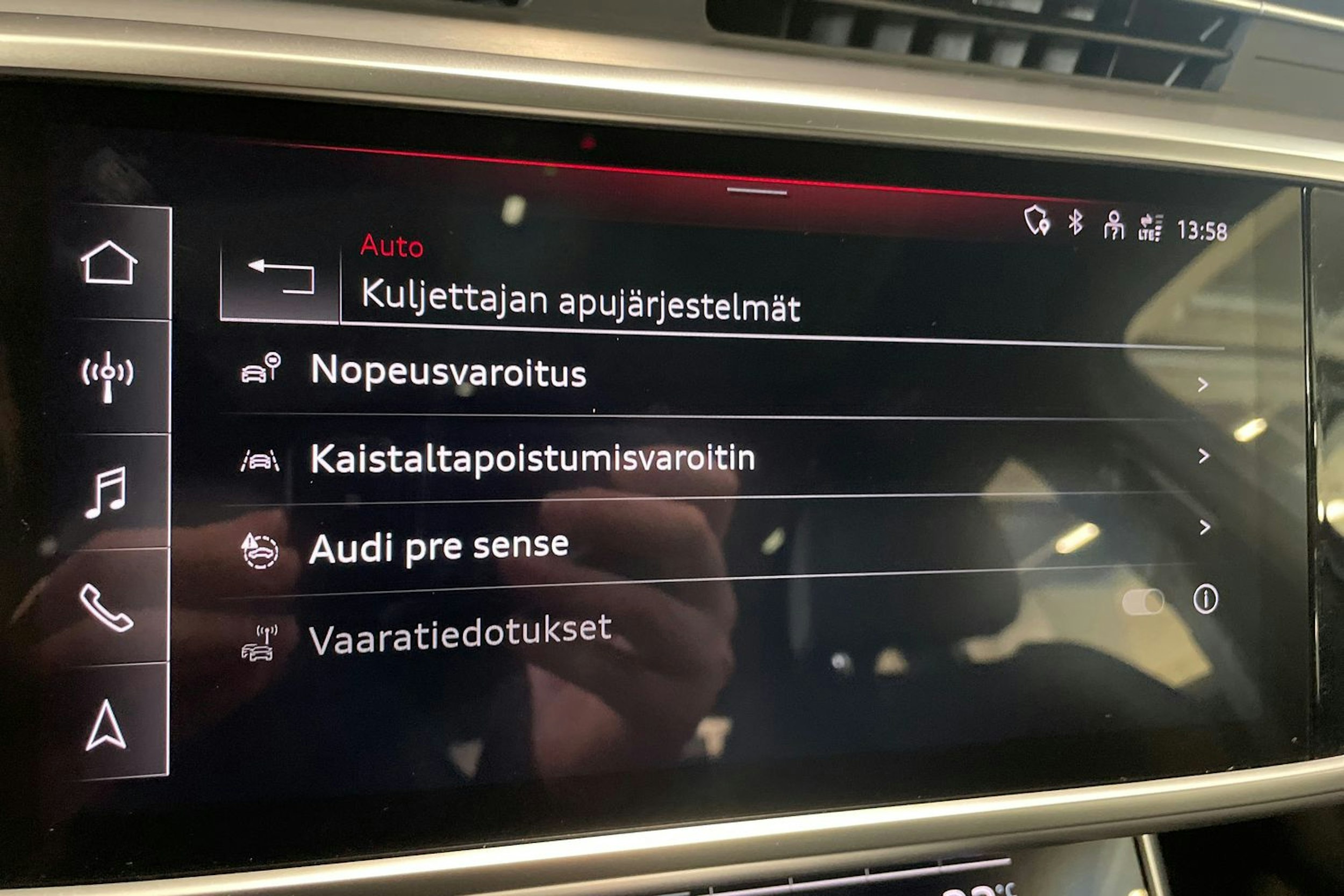 met. harmaa Audi A6 2022 kuva 32.