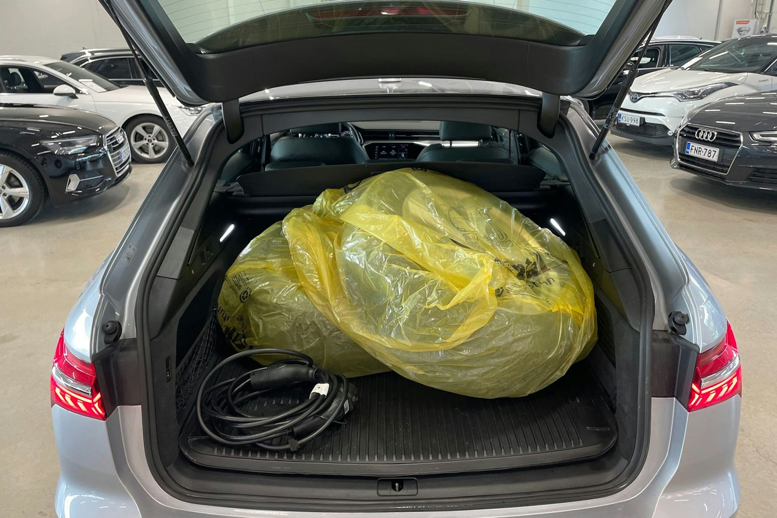 met. harmaa Audi A6 2022 kuva 40.
