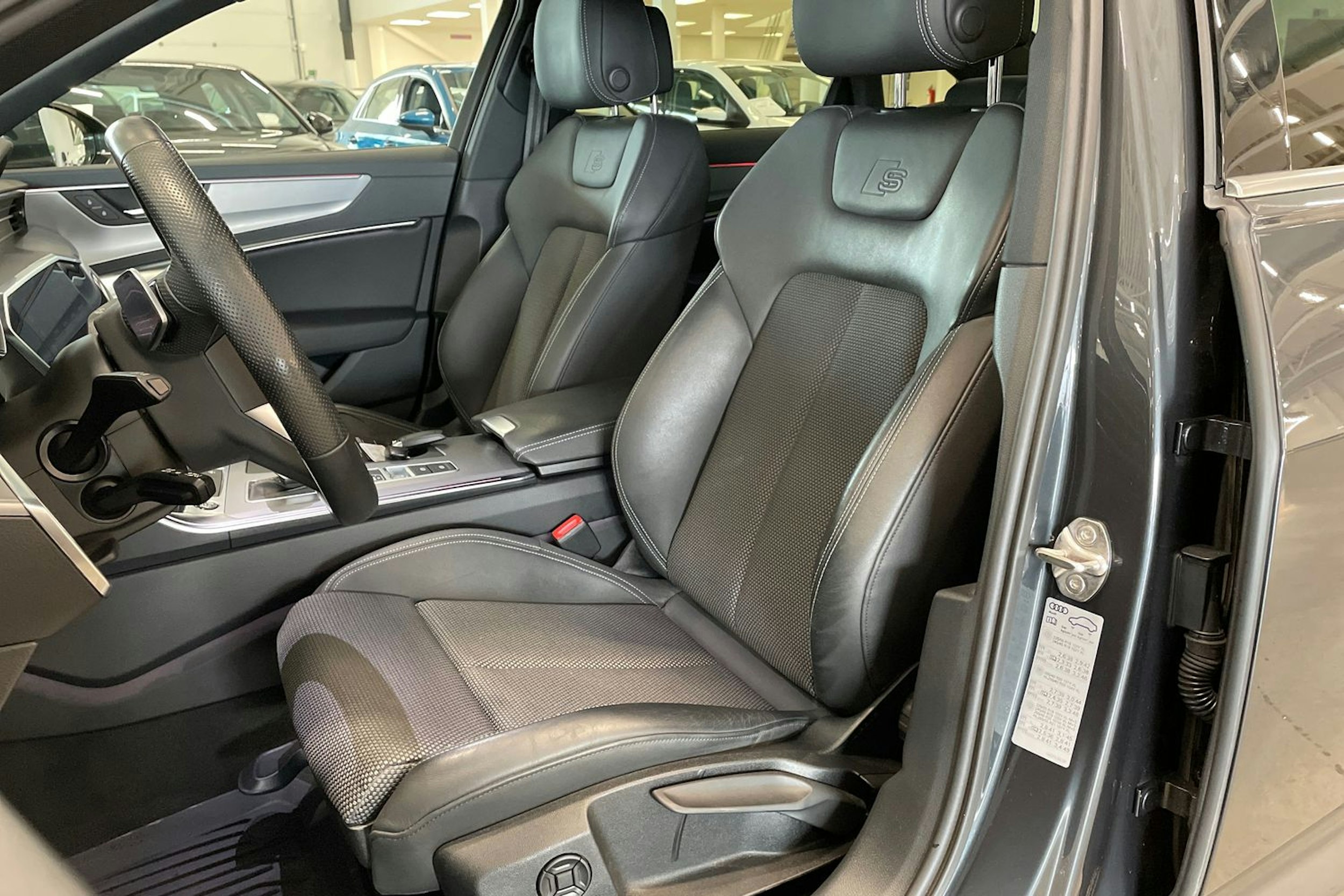 met. harmaa Audi A6 2022 kuva 14.