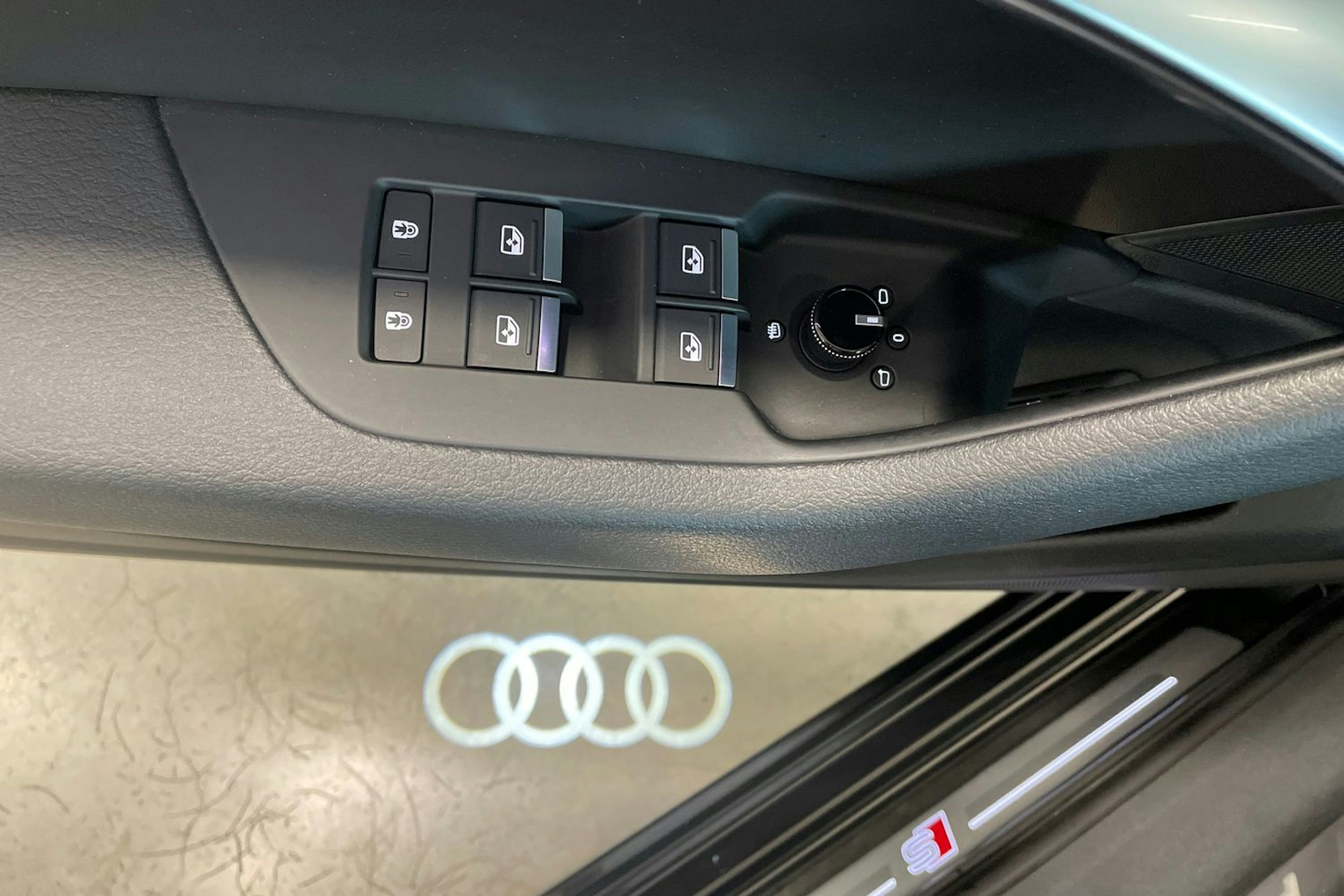 met. harmaa Audi A6 2022 kuva 34.