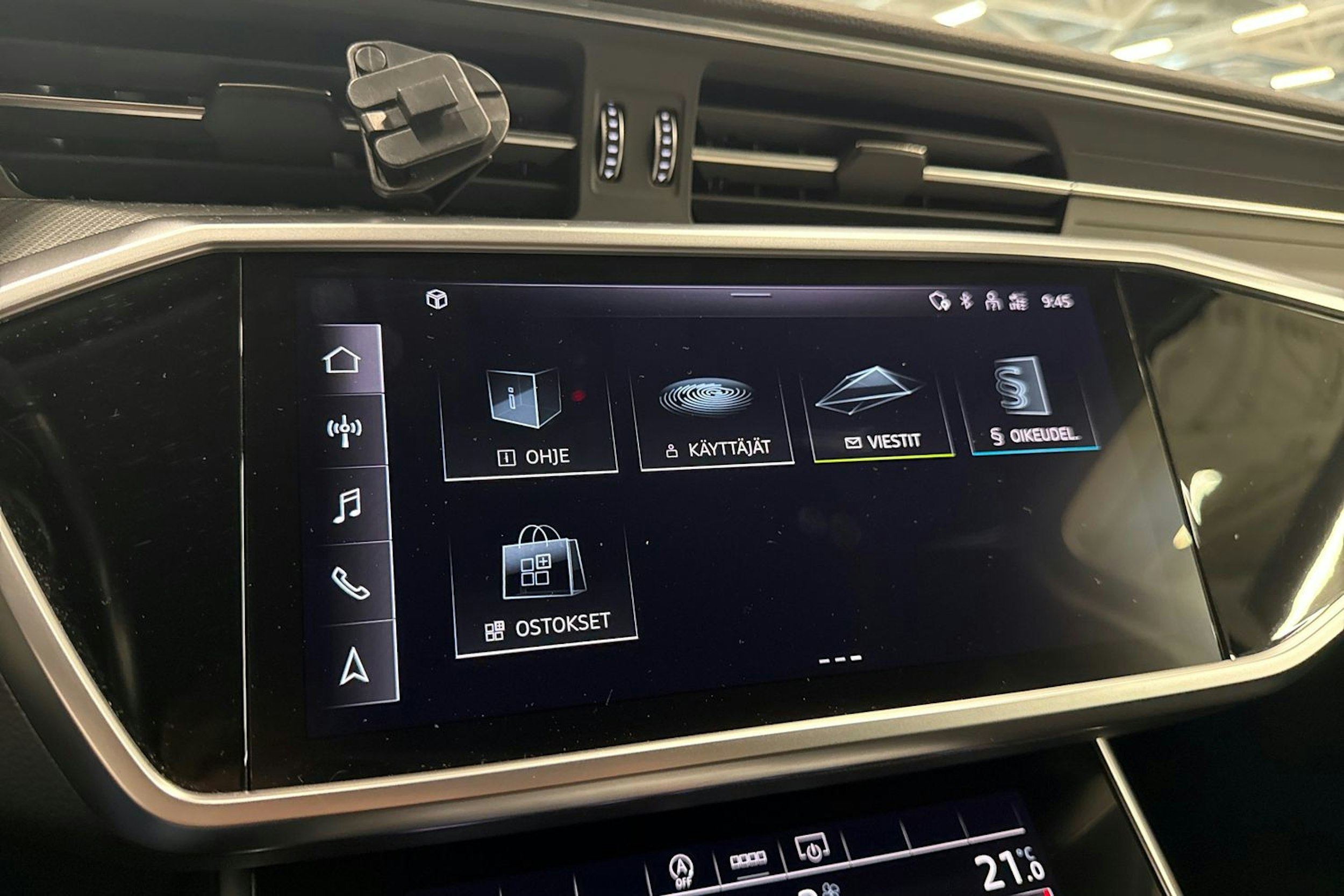musta Audi A6 2022 kuva 24.