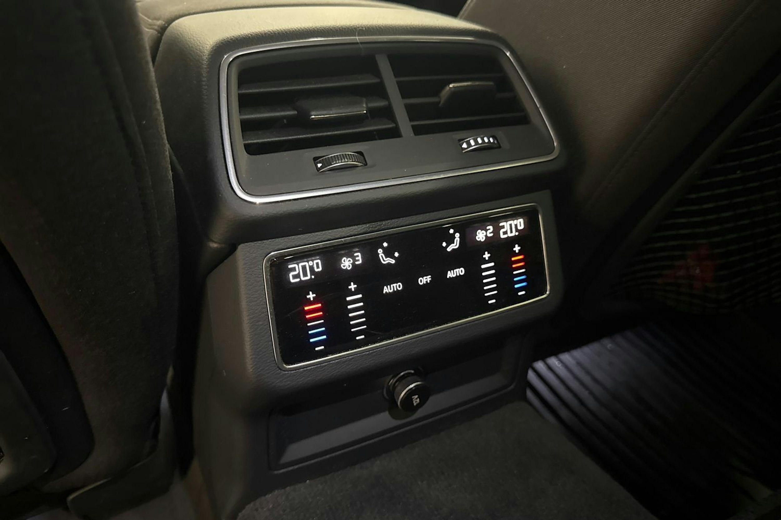 musta Audi A6 2022 kuva 26.