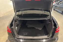 musta Audi A6 2022 kuva 27.