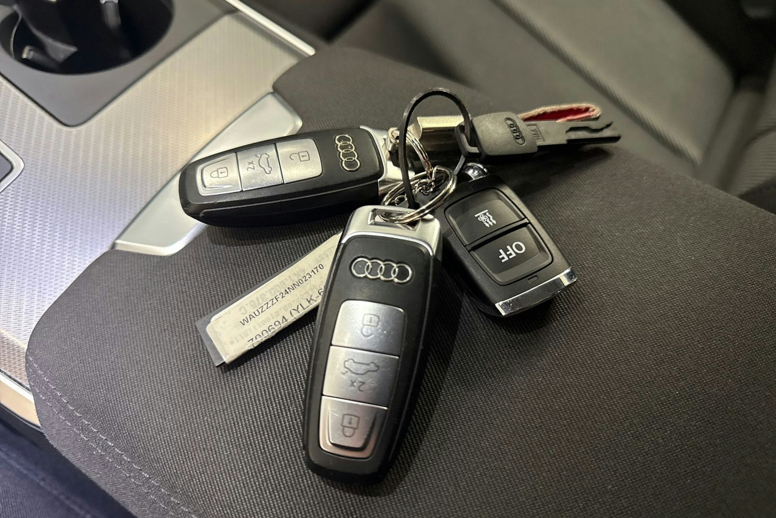 musta Audi A6 2022 kuva 28.