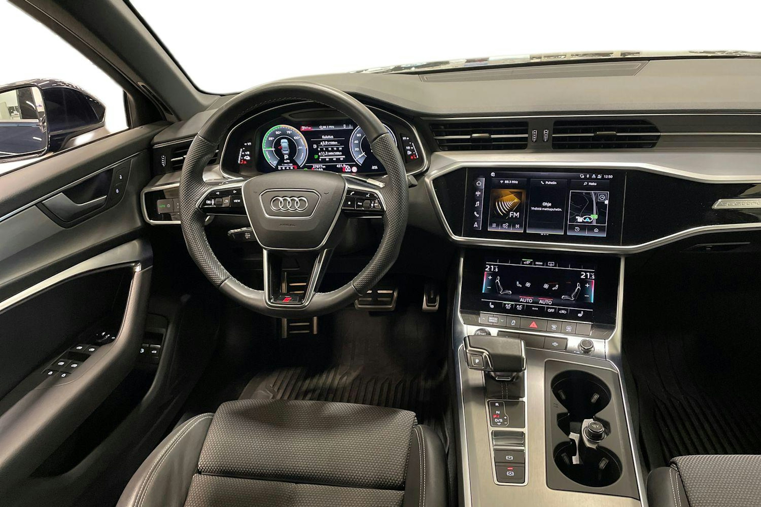 sininen Audi A6 2022 kuva 7.
