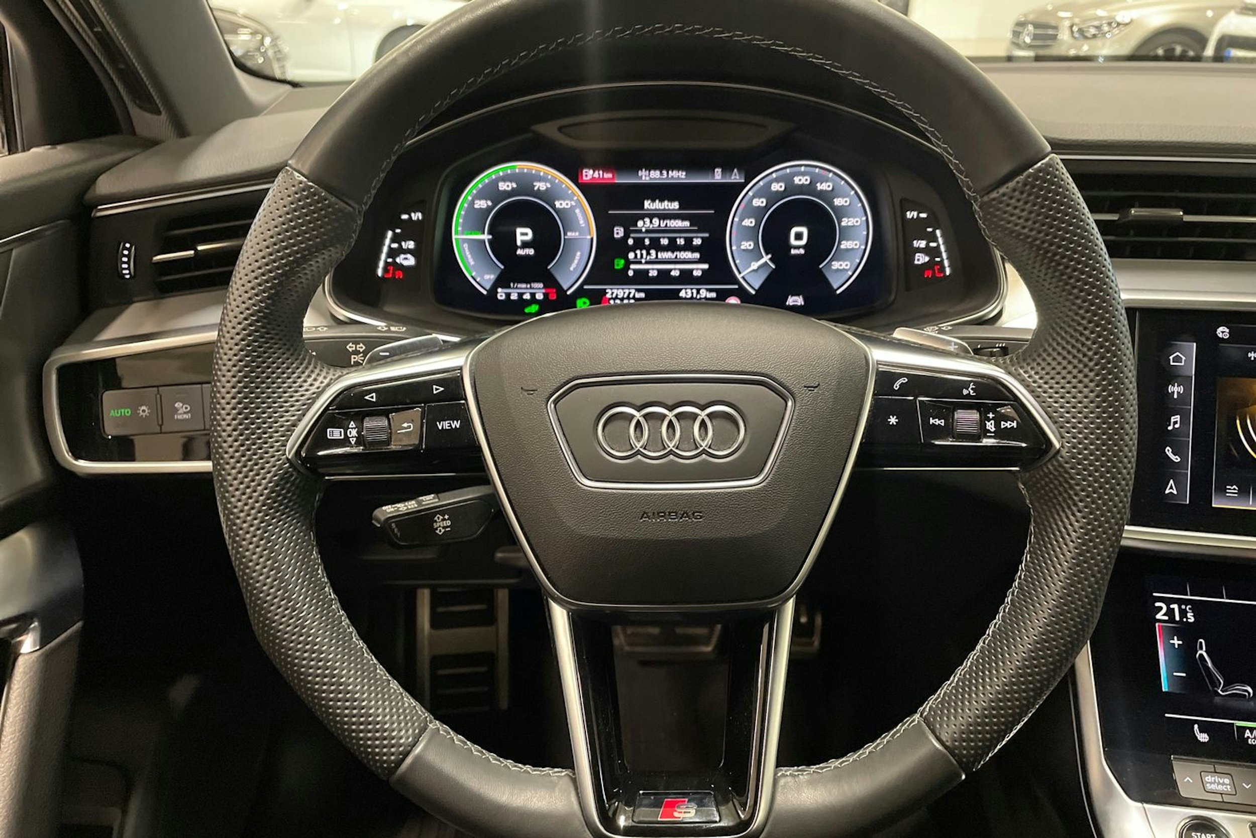 sininen Audi A6 2022 kuva 13.