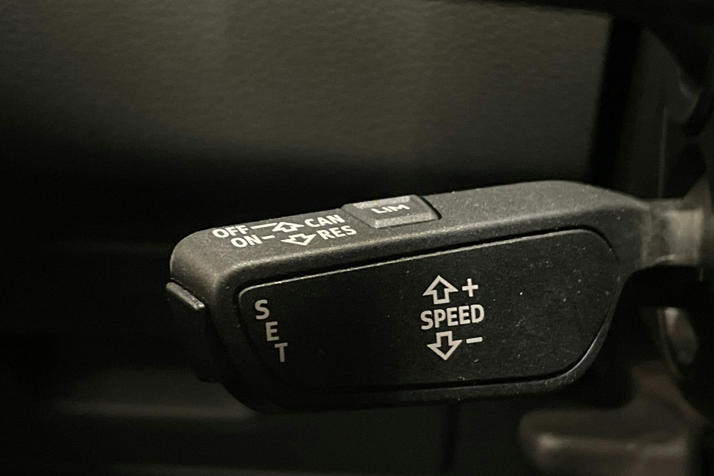 sininen Audi A6 2022 kuva 16.