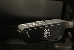 sininen Audi A6 2022 kuva 16.