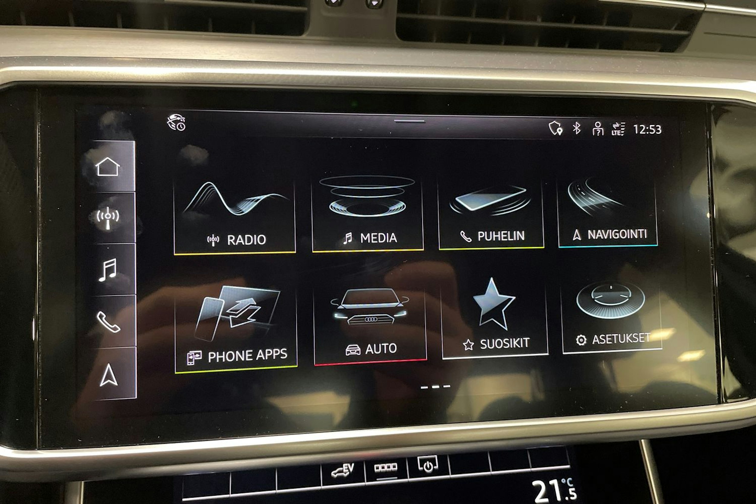 sininen Audi A6 2022 kuva 22.
