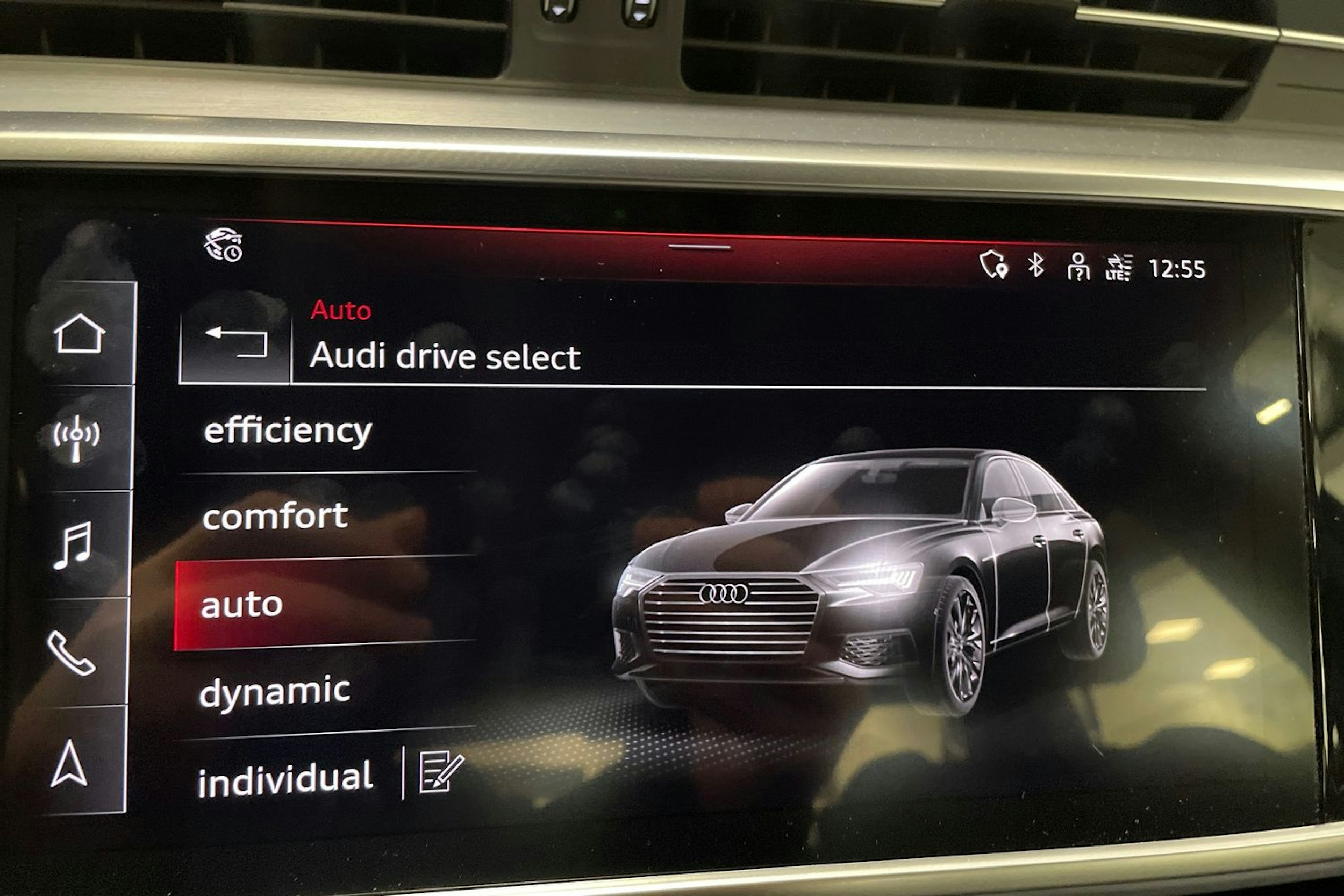 sininen Audi A6 2022 kuva 31.