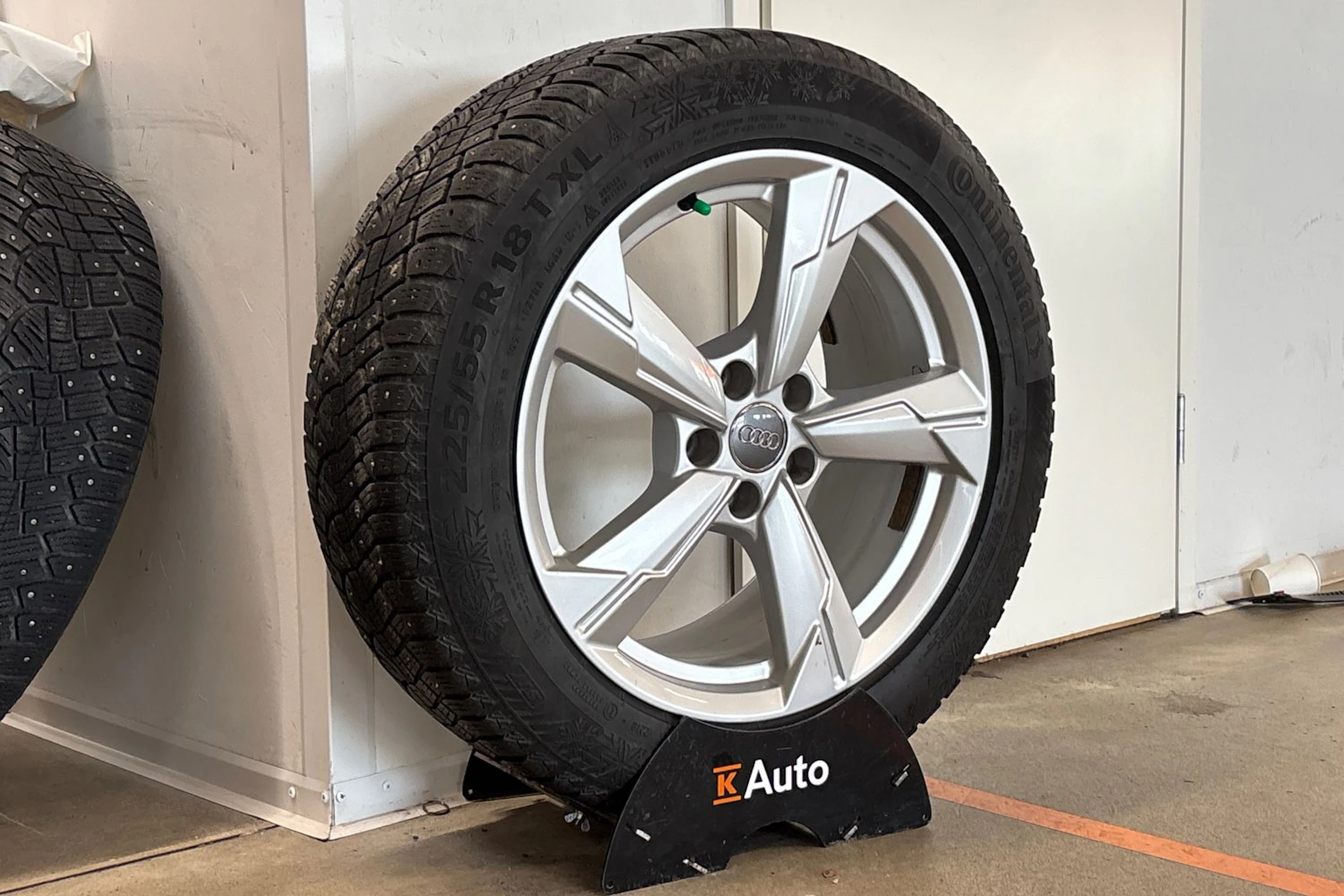 musta Audi A6 2022 kuva 10.