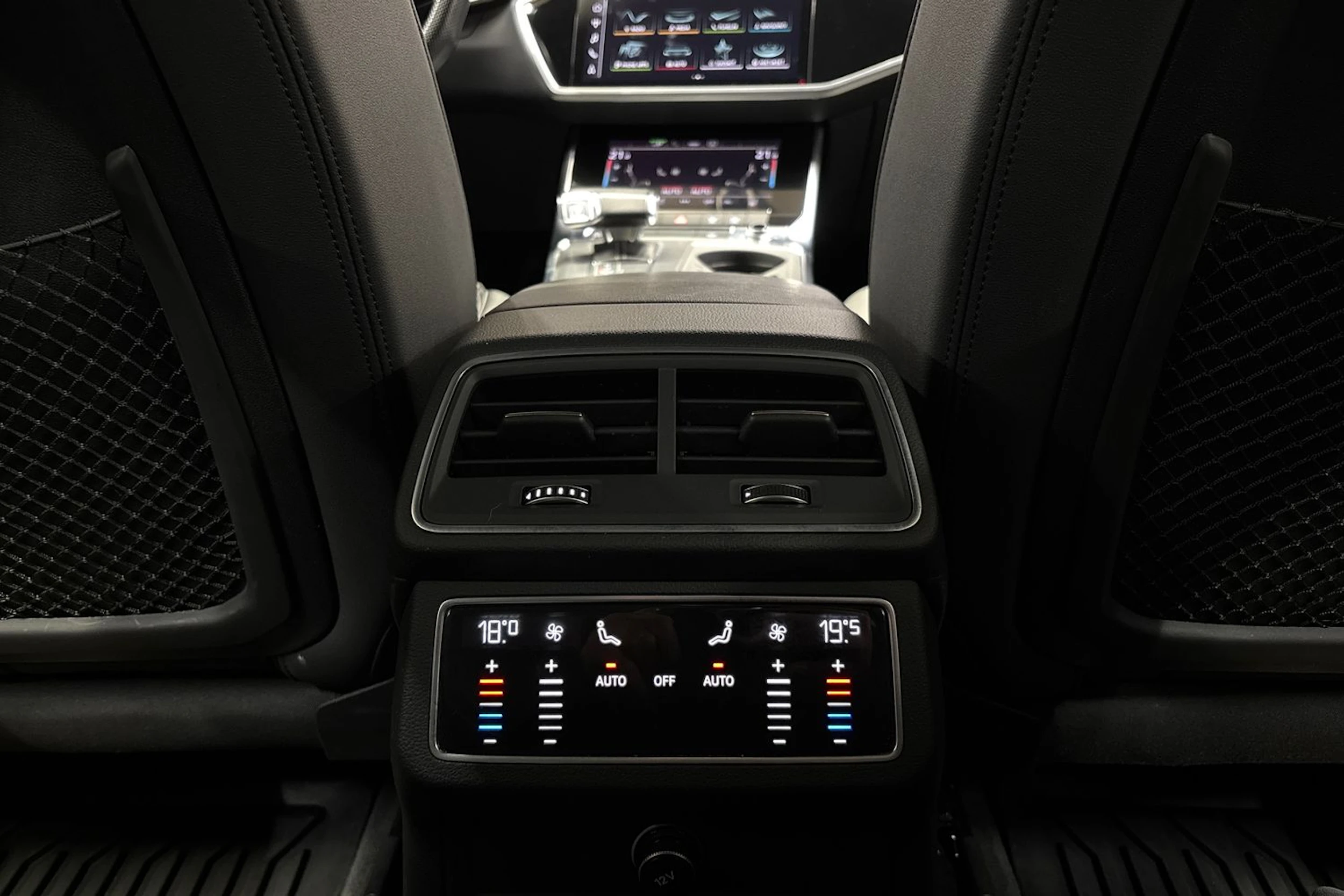 musta Audi A6 2022 kuva 12.
