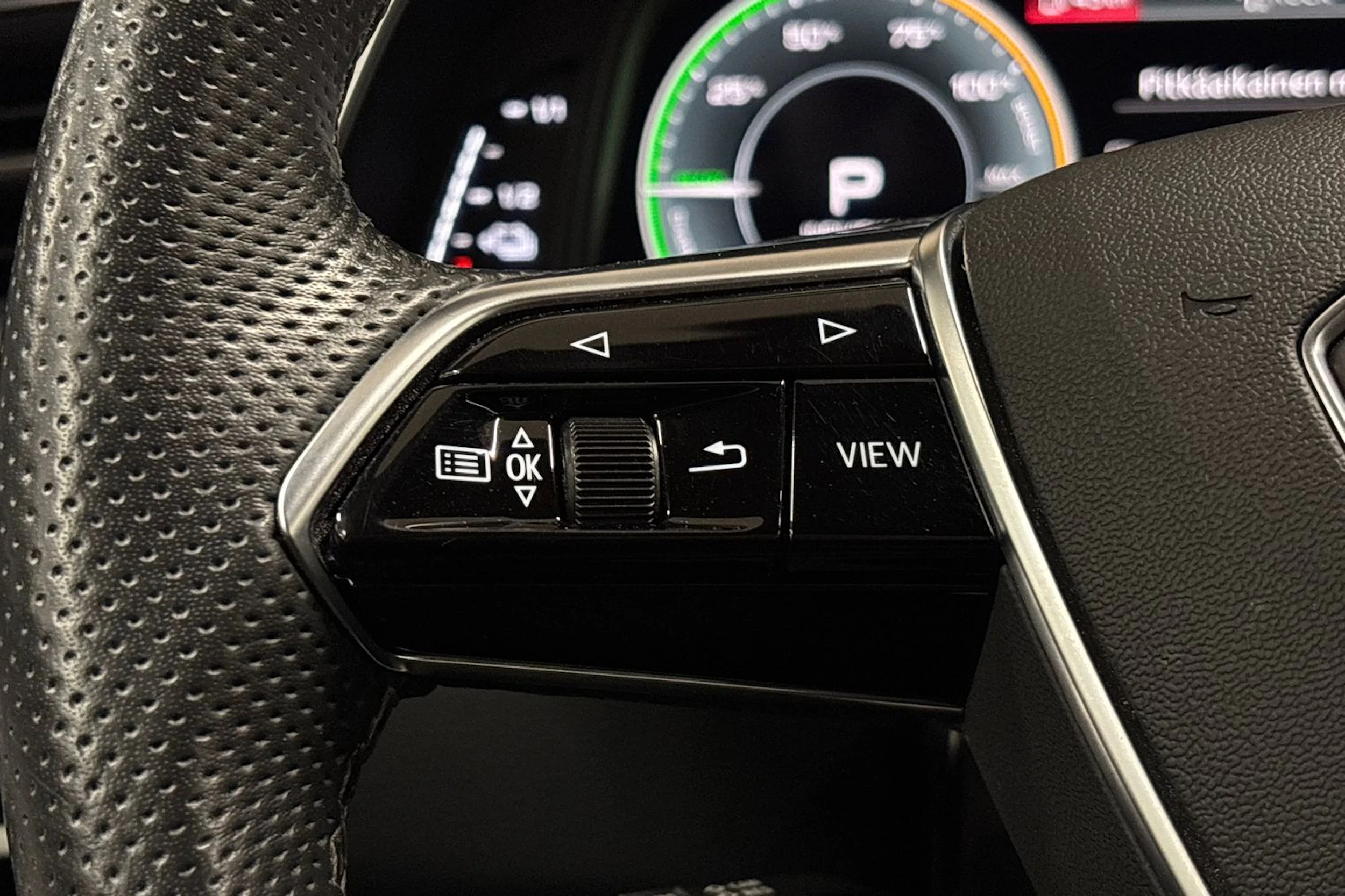 musta Audi A6 2022 kuva 19.
