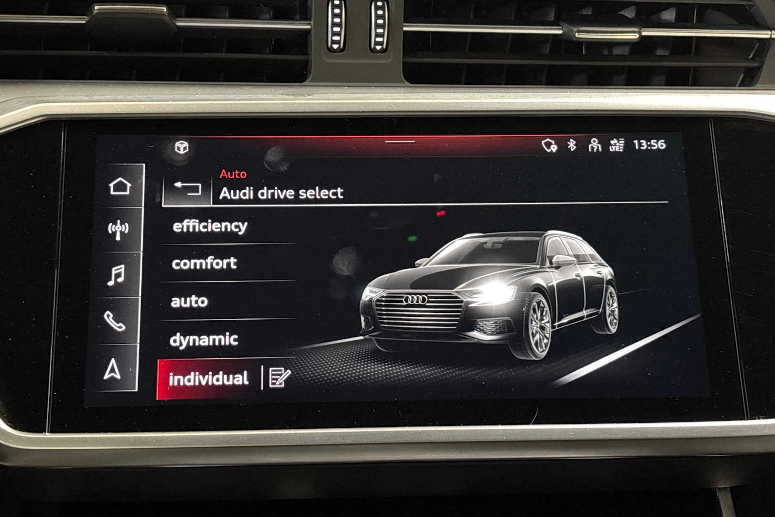 musta Audi A6 2022 kuva 25.