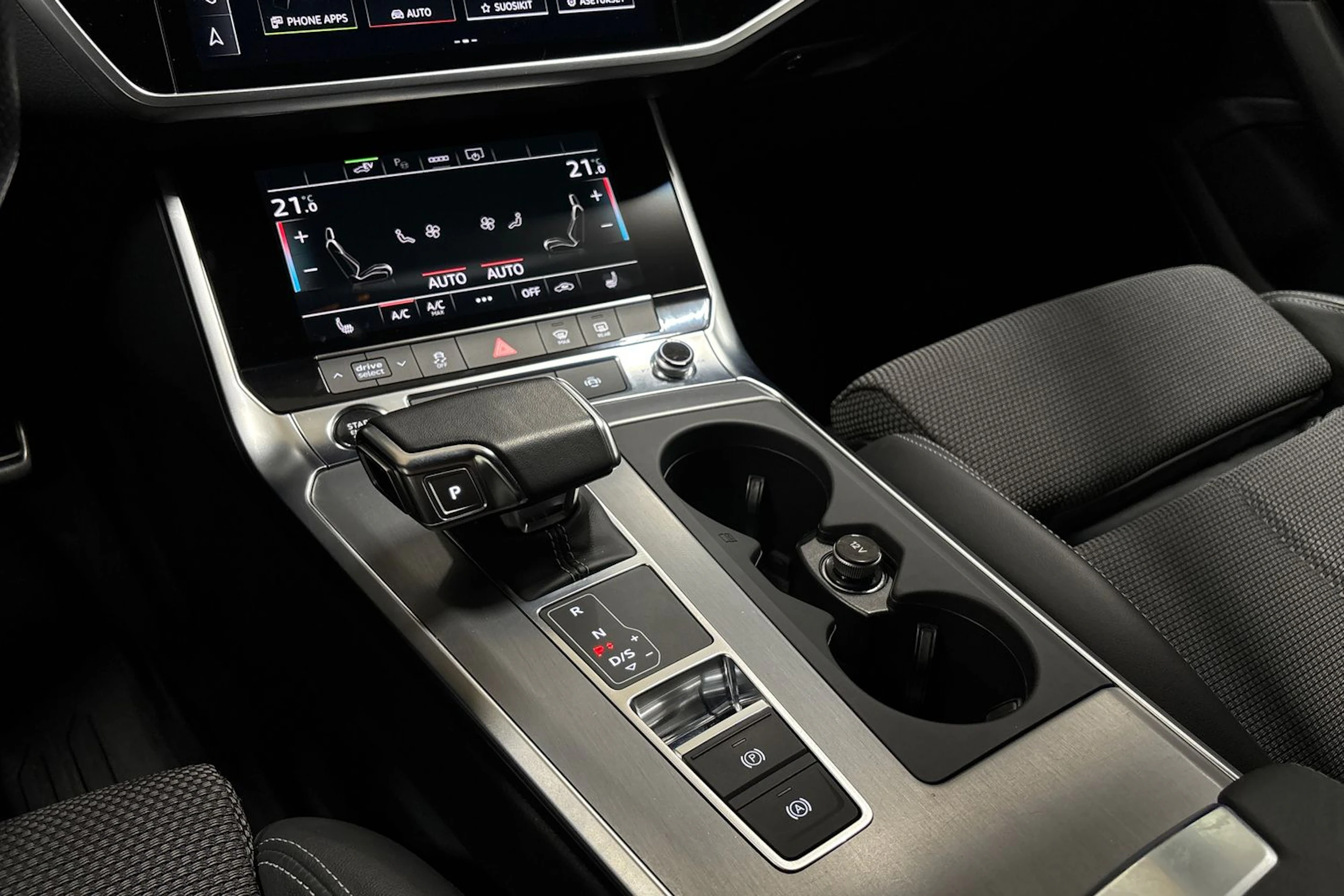 musta Audi A6 2022 kuva 29.