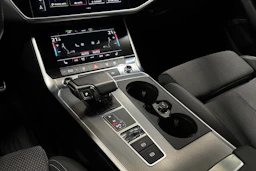 musta Audi A6 2022 kuva 29.