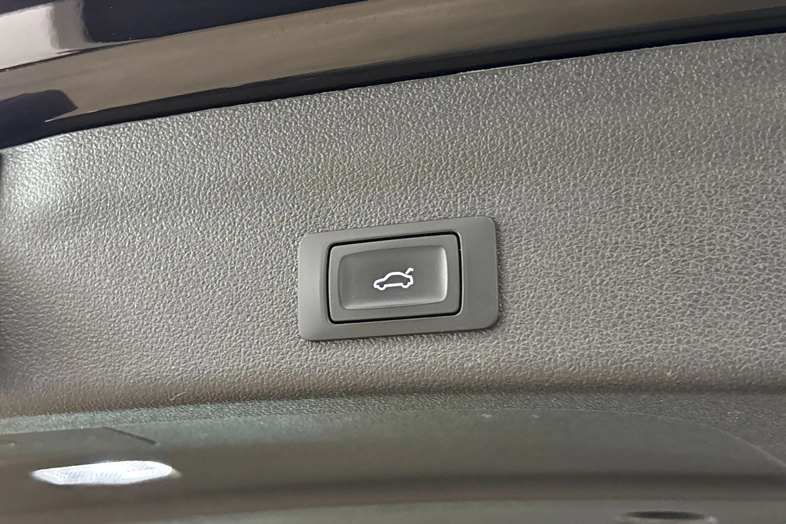 musta Audi A6 2022 kuva 32.