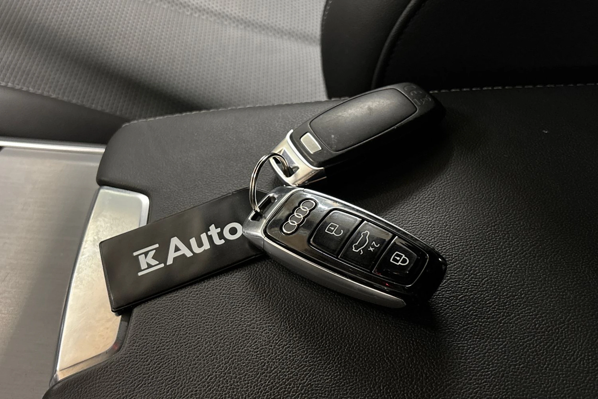 musta Audi A6 2022 kuva 34.