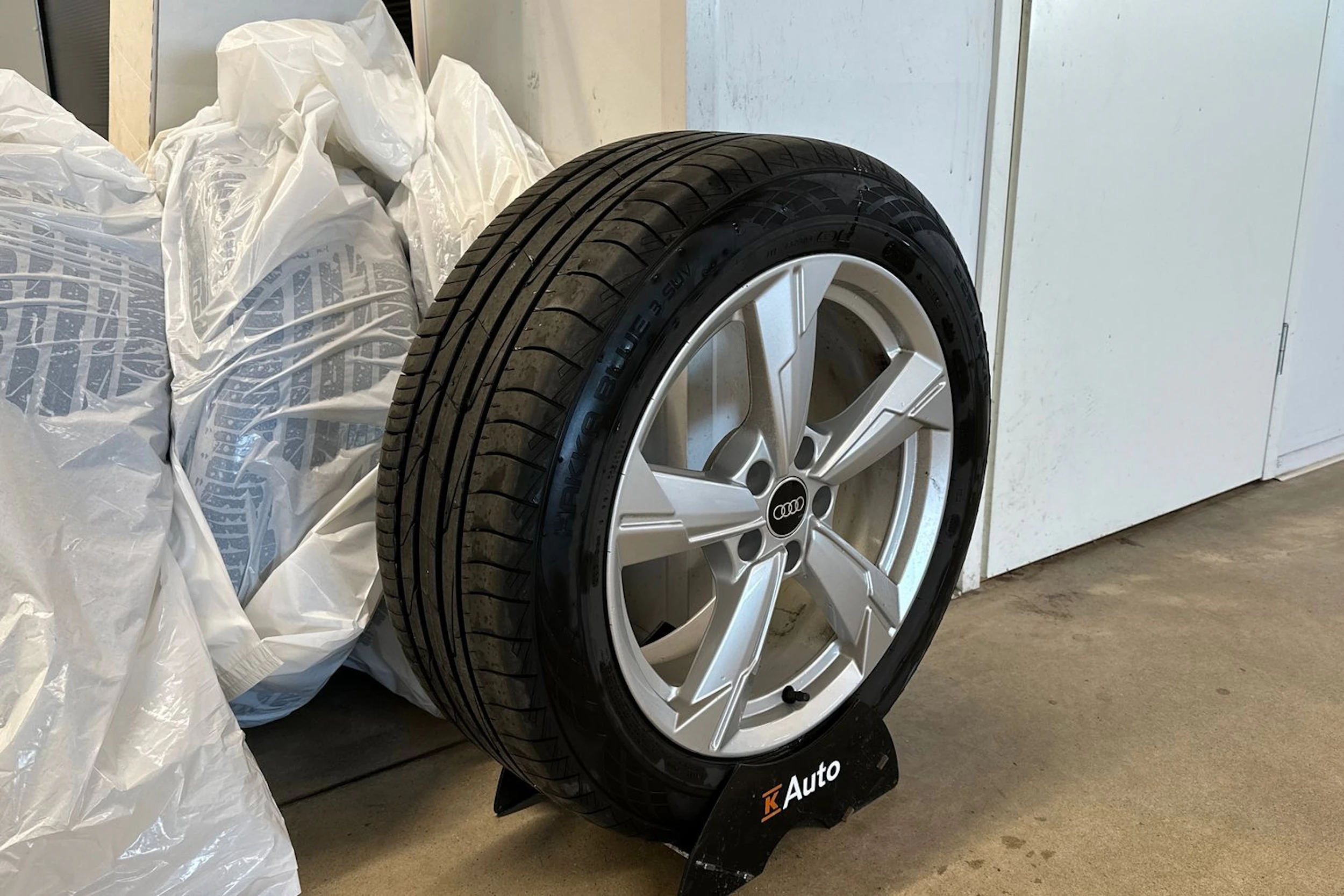 musta Audi A6 2022 kuva 10.