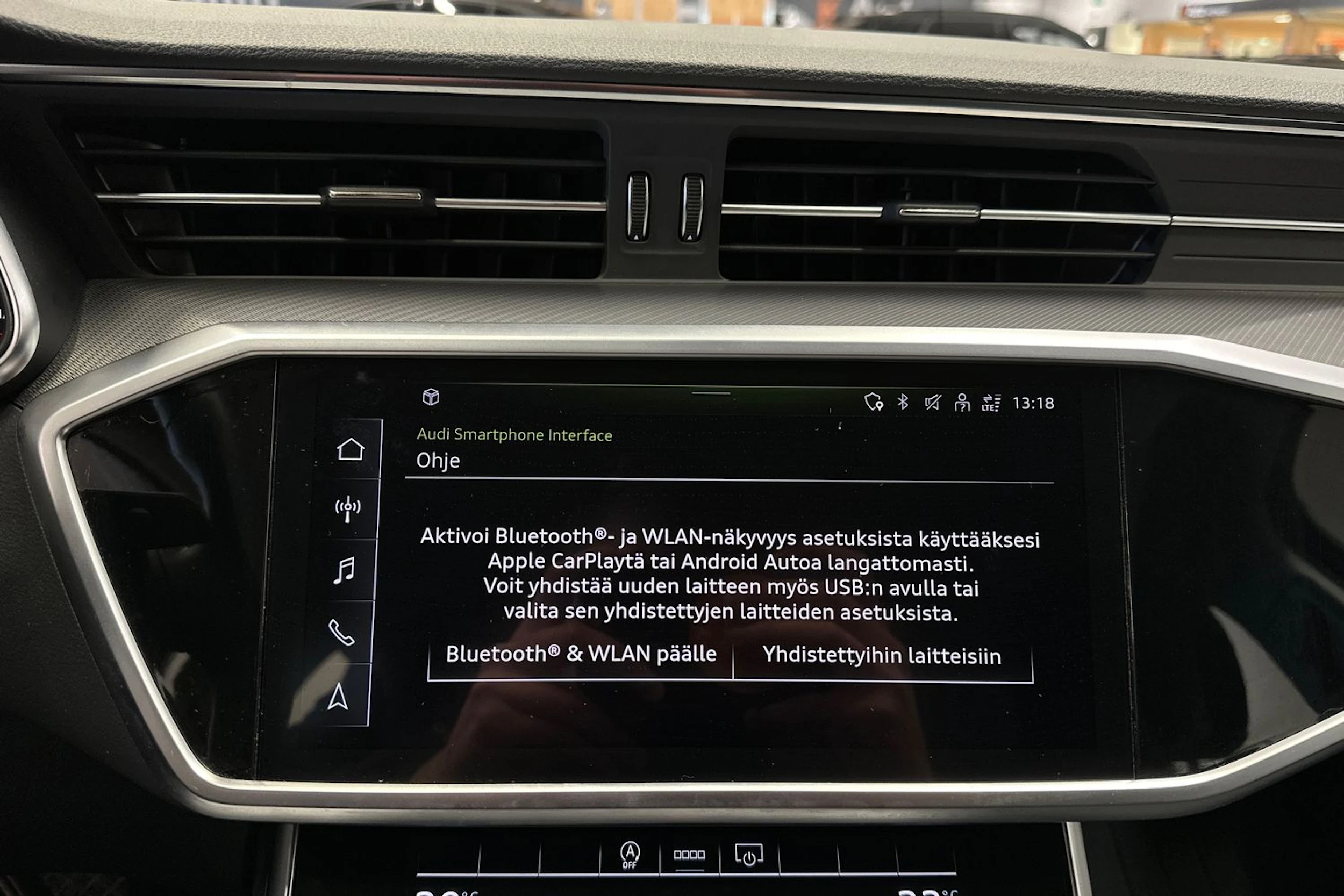 musta Audi A6 2022 kuva 15.