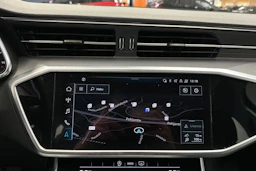 musta Audi A6 2022 kuva 16.