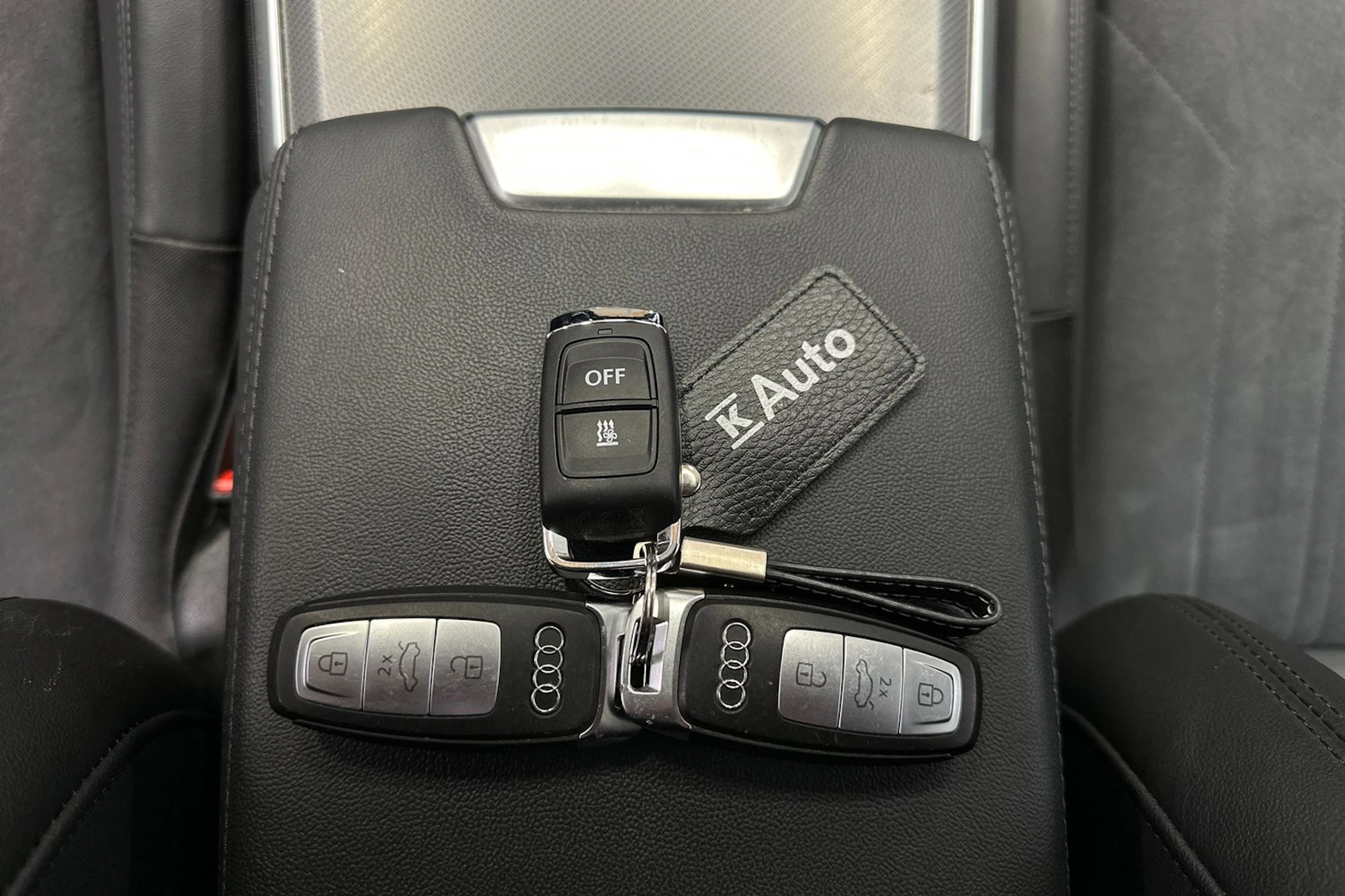 musta Audi A6 2022 kuva 21.