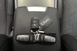 musta Audi A6 2022 kuva 21.