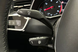 musta Audi A6 2022 kuva 24.