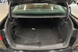 musta Audi A6 2022 kuva 29.