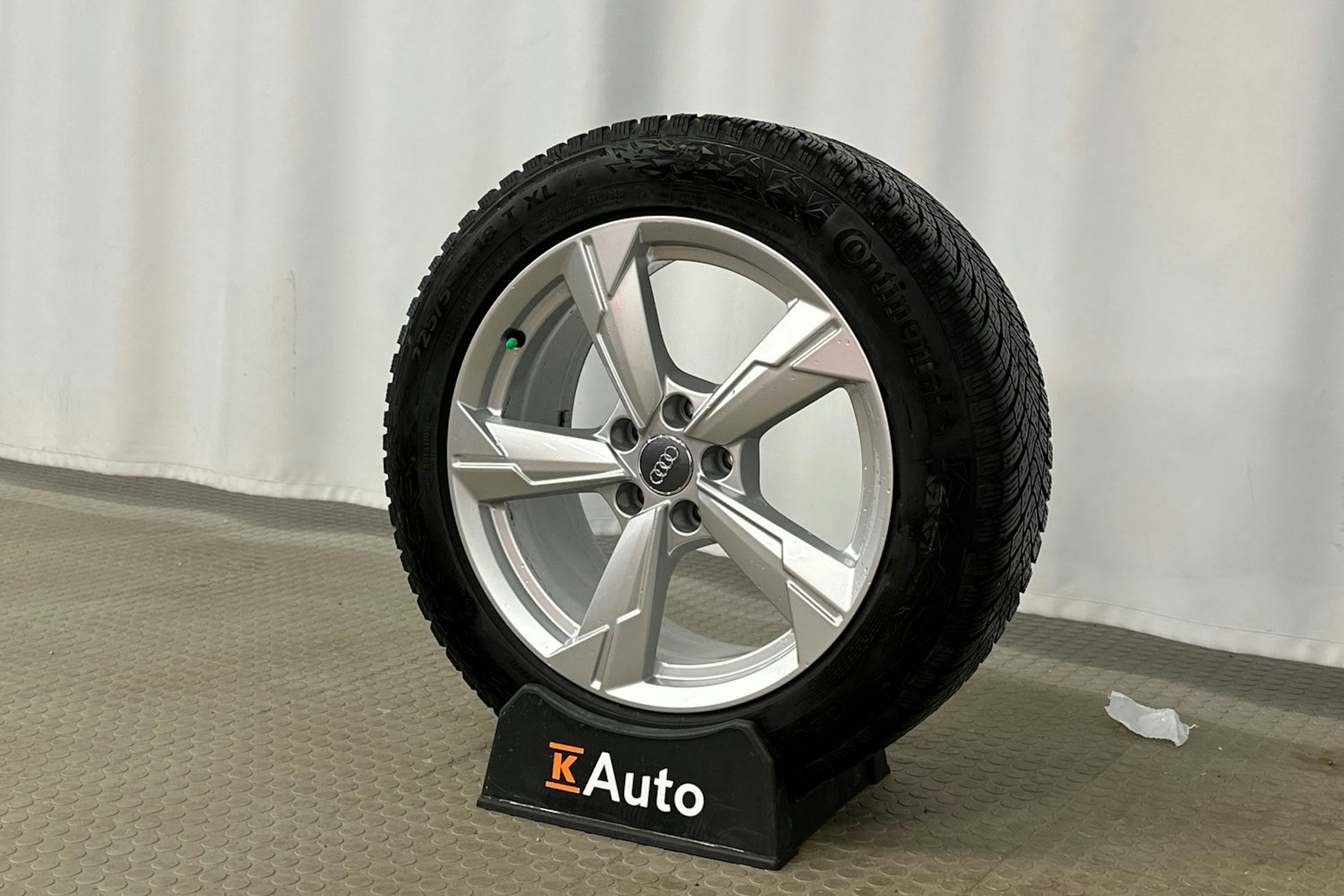 musta Audi A6 2022 kuva 13.