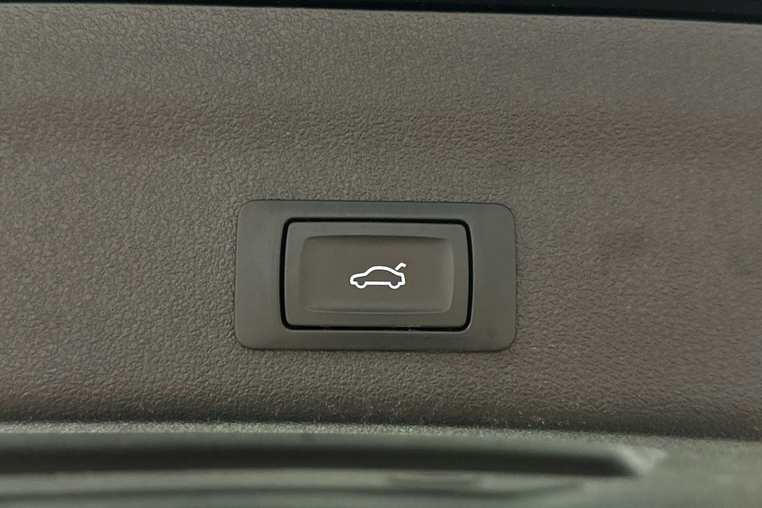 musta Audi A6 2022 kuva 16.