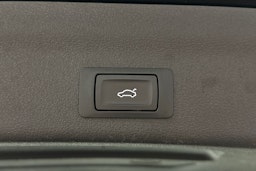 musta Audi A6 2022 kuva 16.