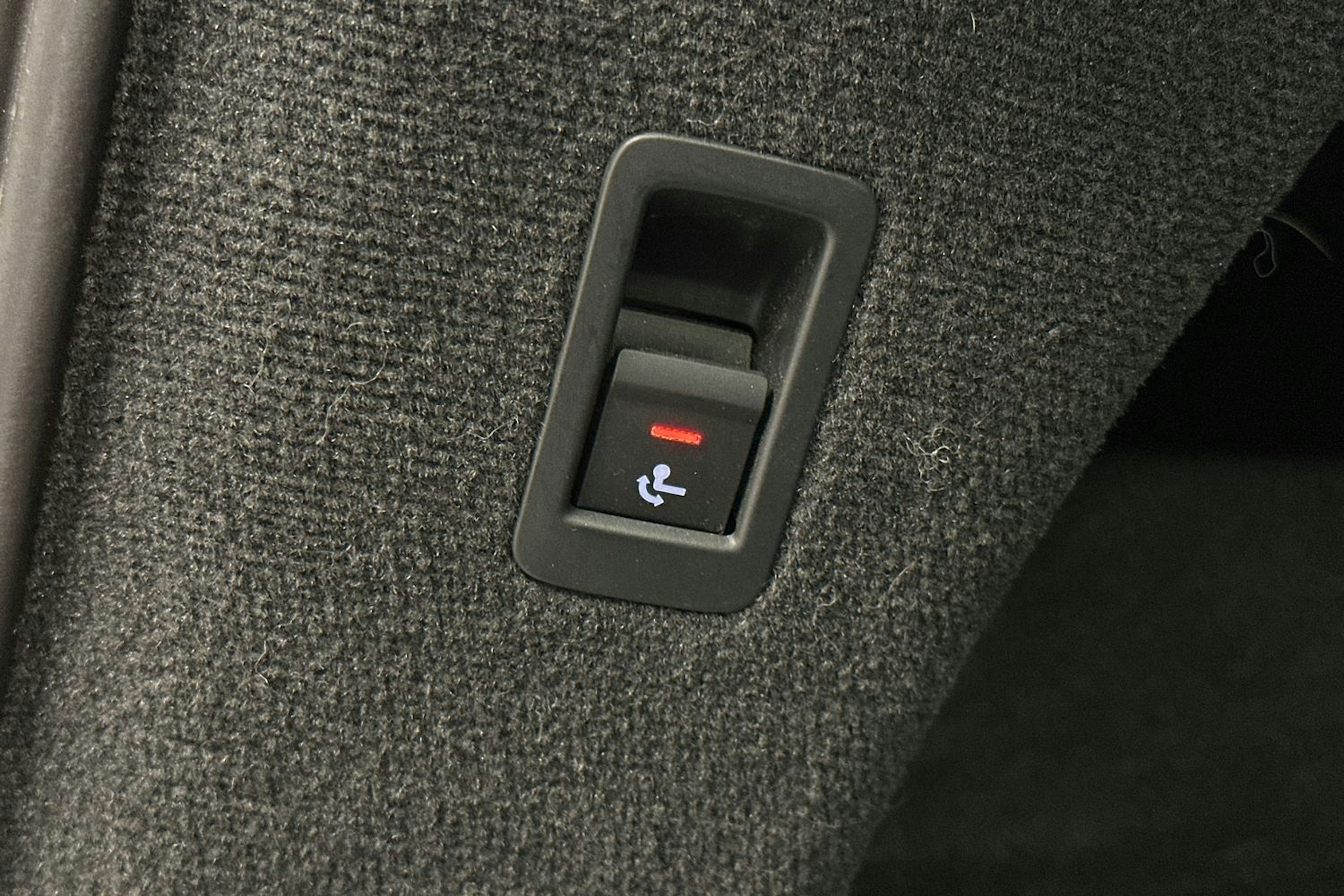 musta Audi A6 2022 kuva 17.