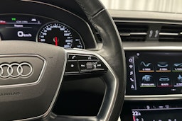 musta Audi A6 2022 kuva 21.