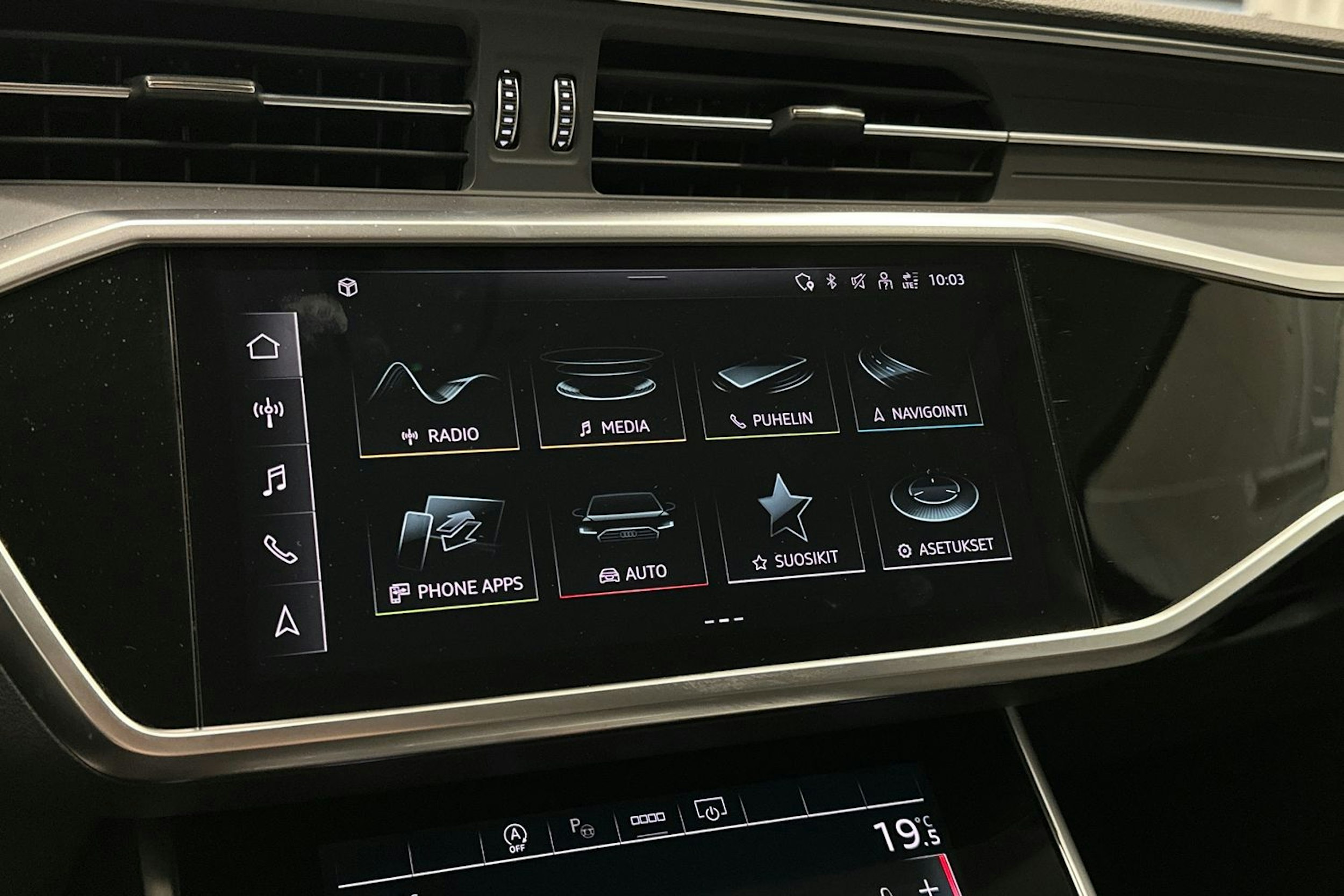musta Audi A6 2022 kuva 26.