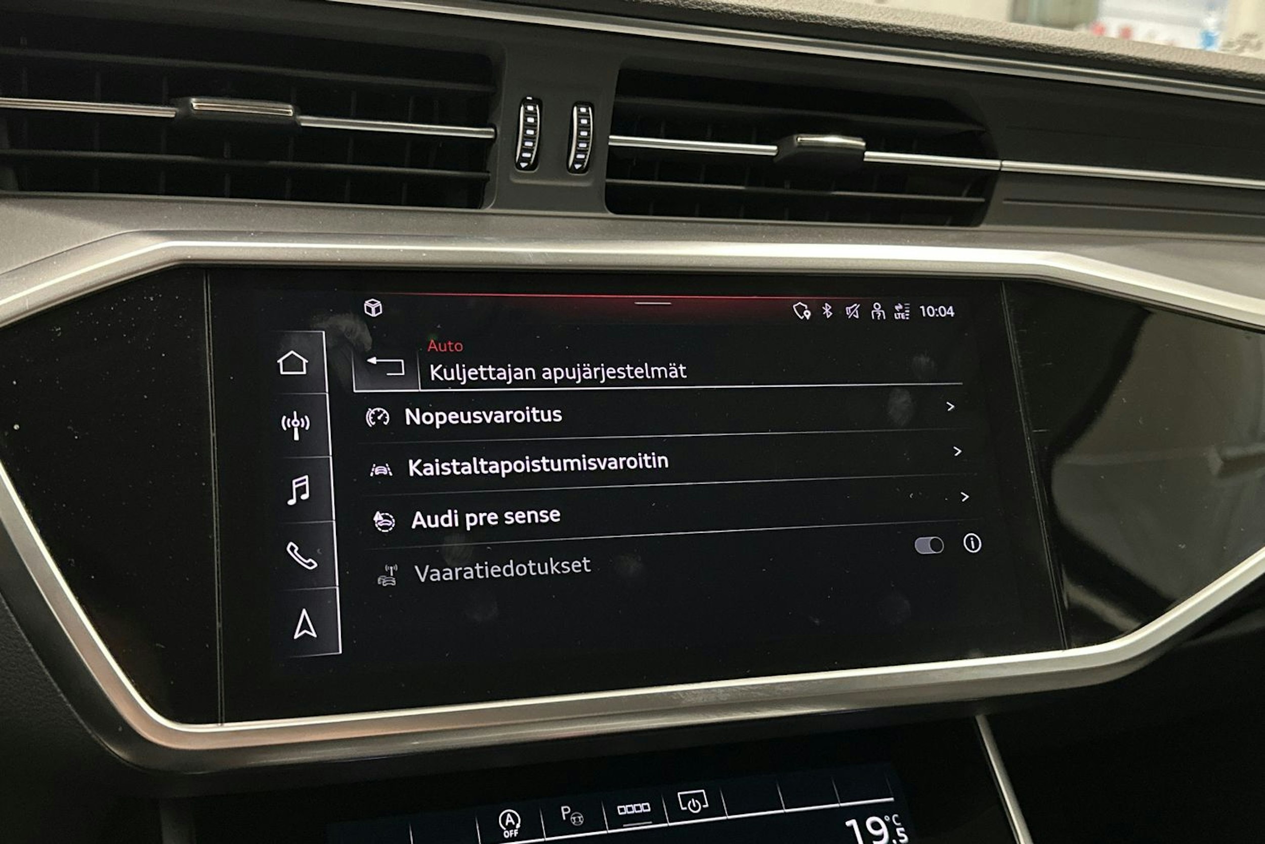 musta Audi A6 2022 kuva 29.