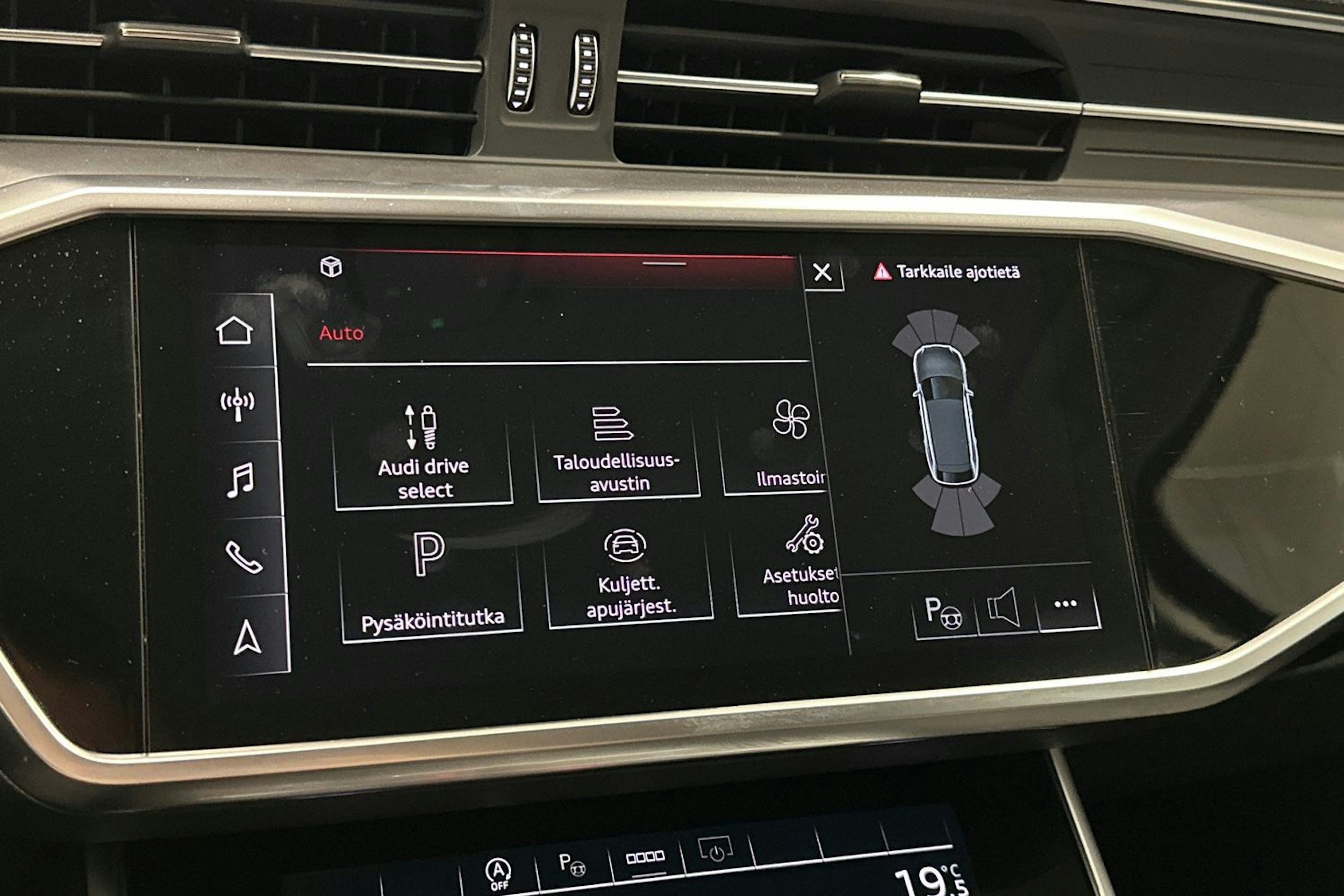 musta Audi A6 2022 kuva 33.