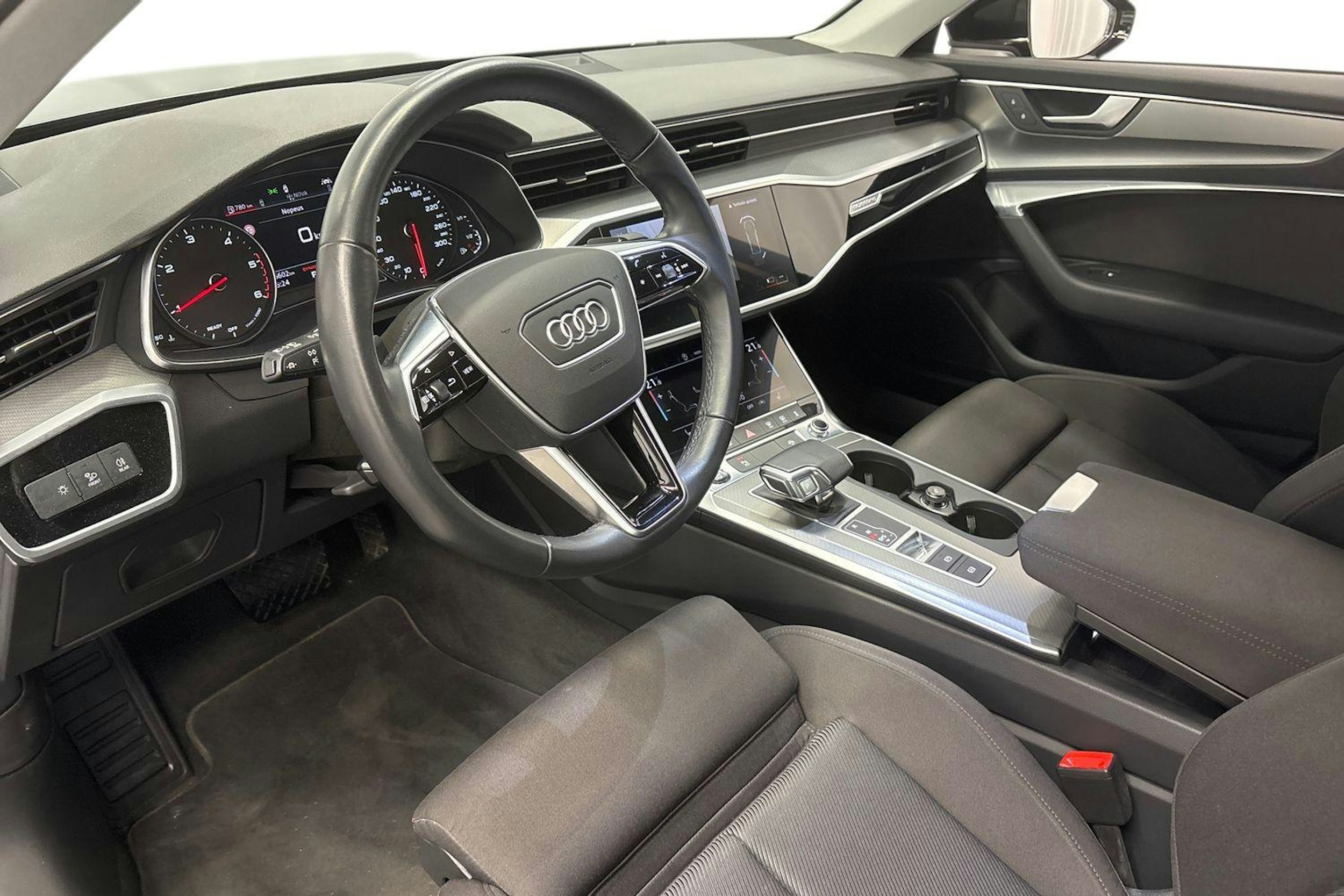 musta Audi A6 2022 kuva 7.