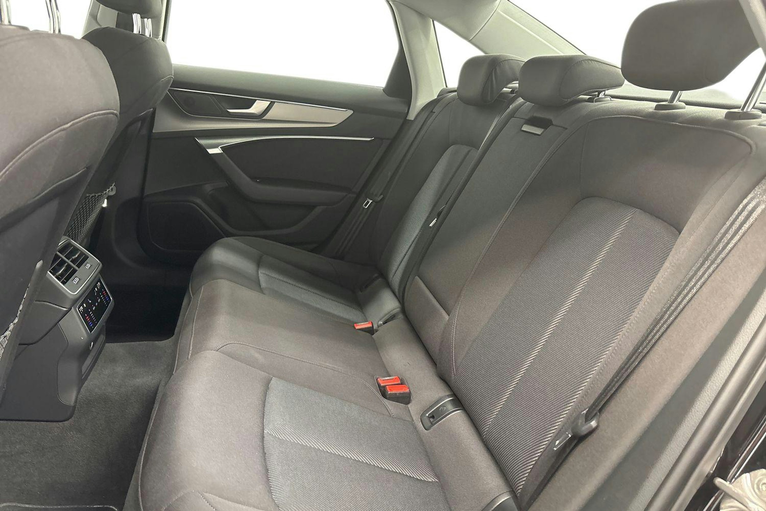musta Audi A6 2022 kuva 10.