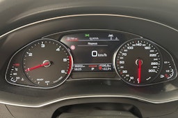 musta Audi A6 2022 kuva 17.