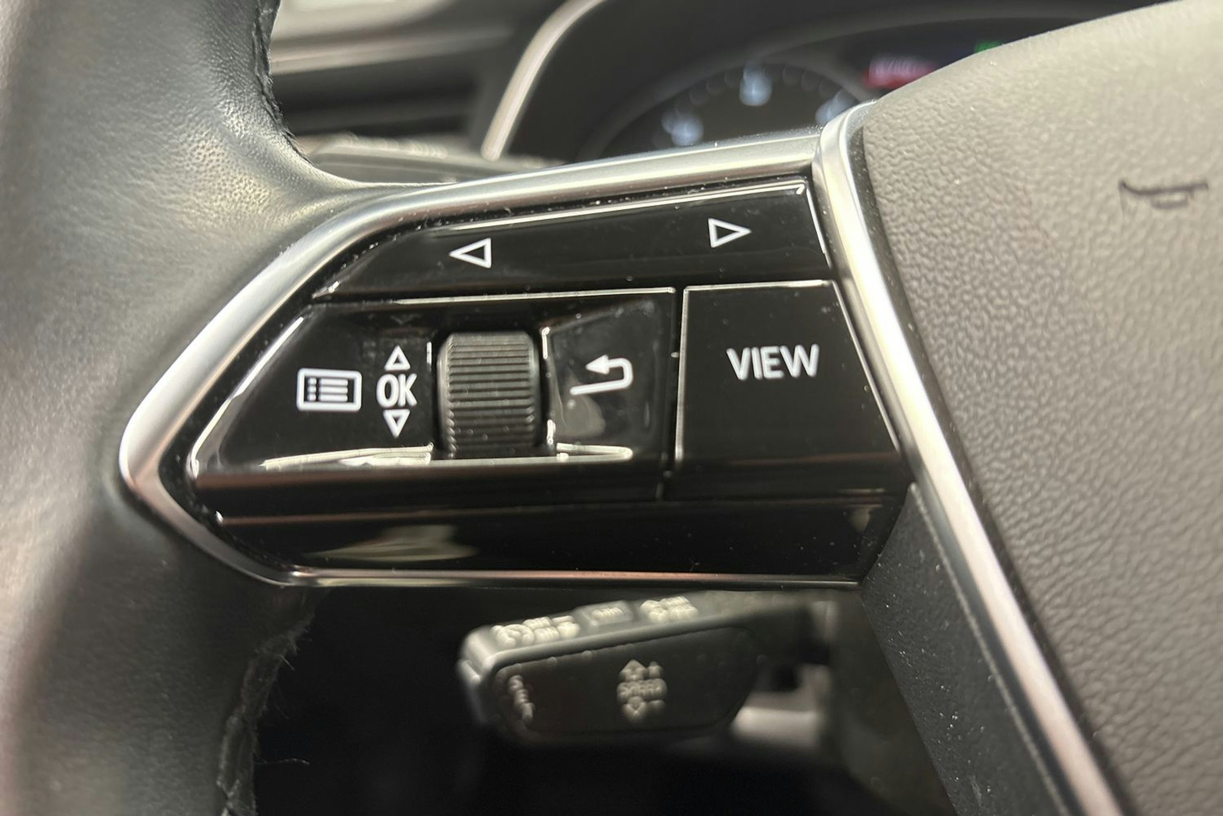 musta Audi A6 2022 kuva 18.