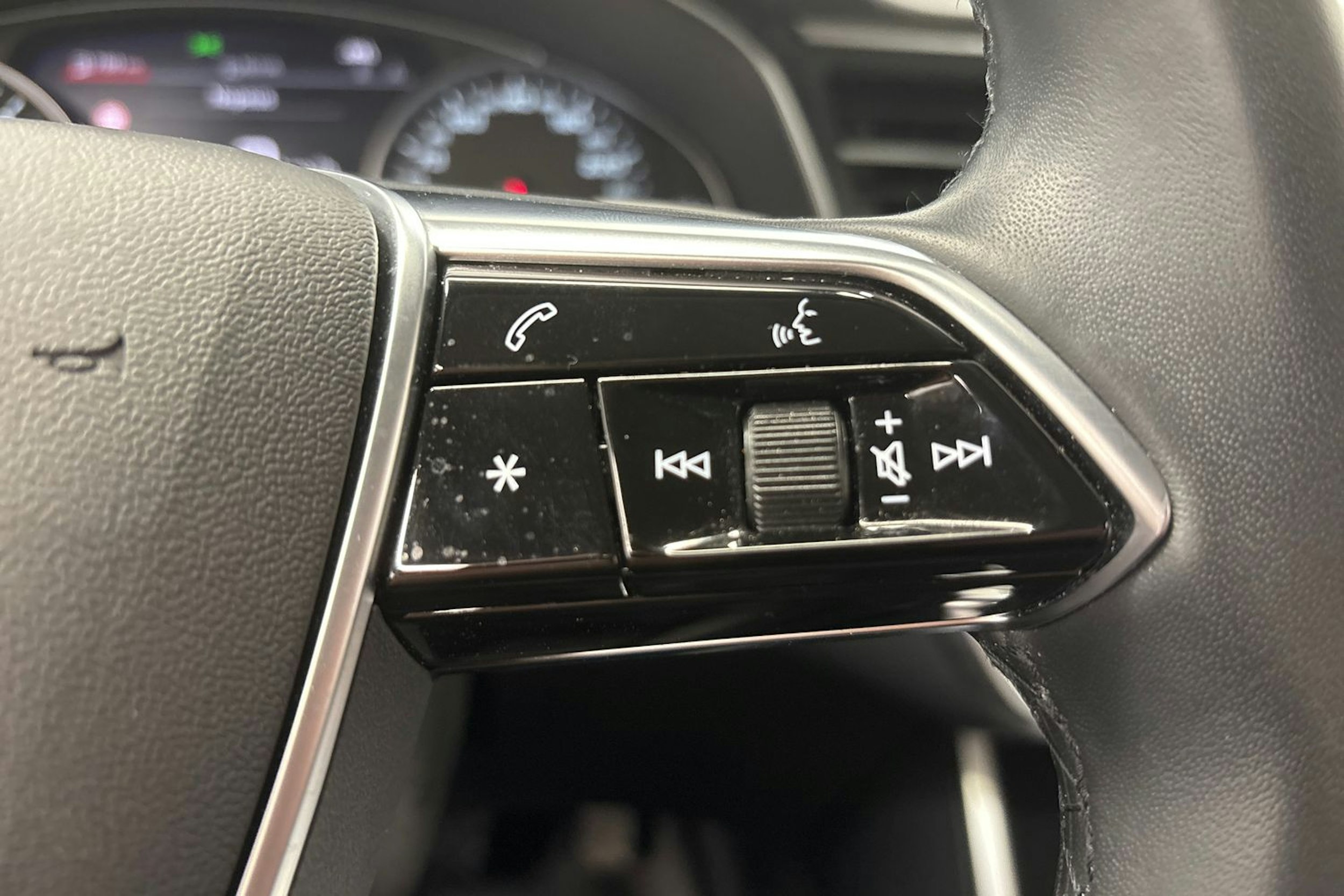 musta Audi A6 2022 kuva 19.