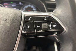 musta Audi A6 2022 kuva 19.