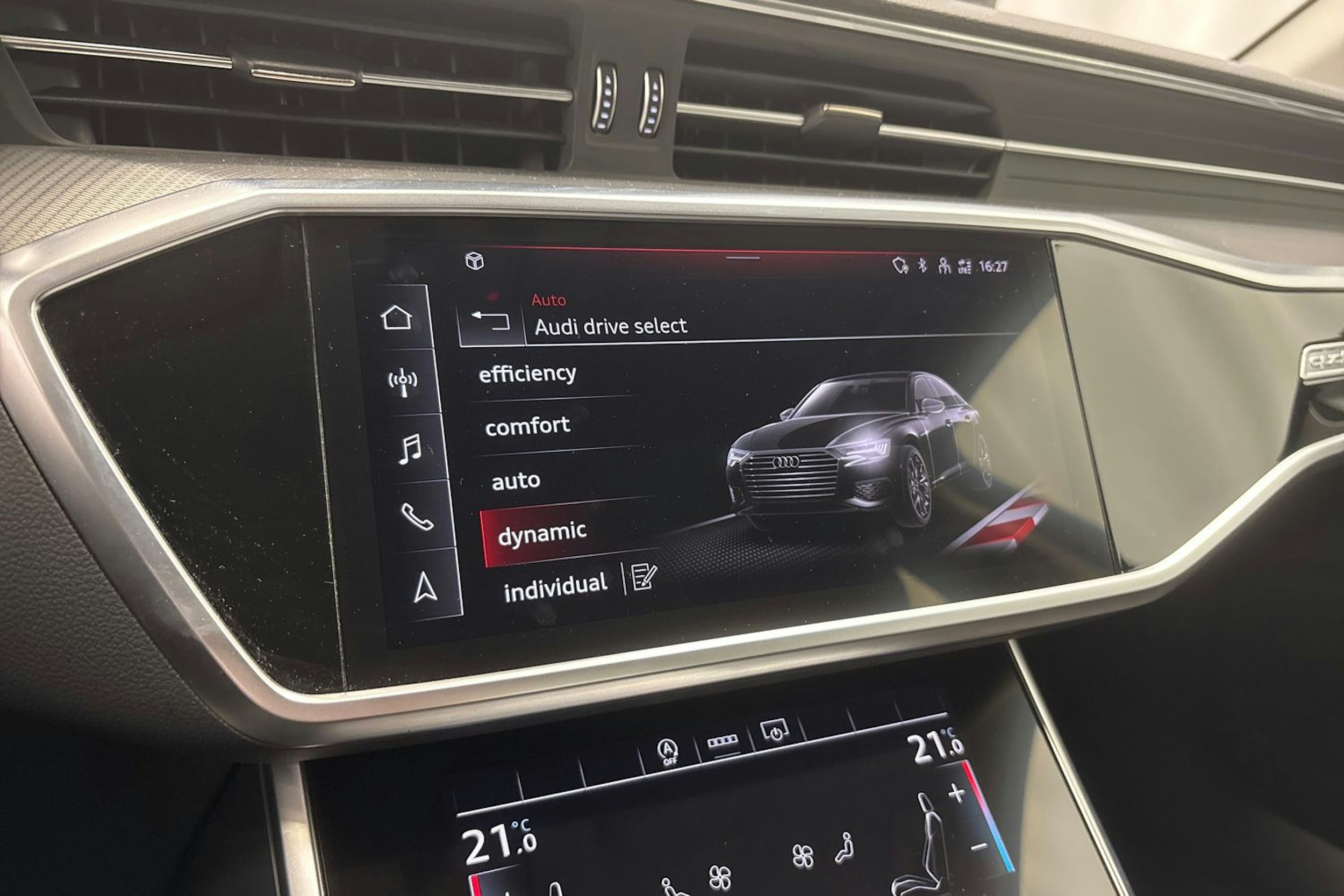 musta Audi A6 2022 kuva 23.