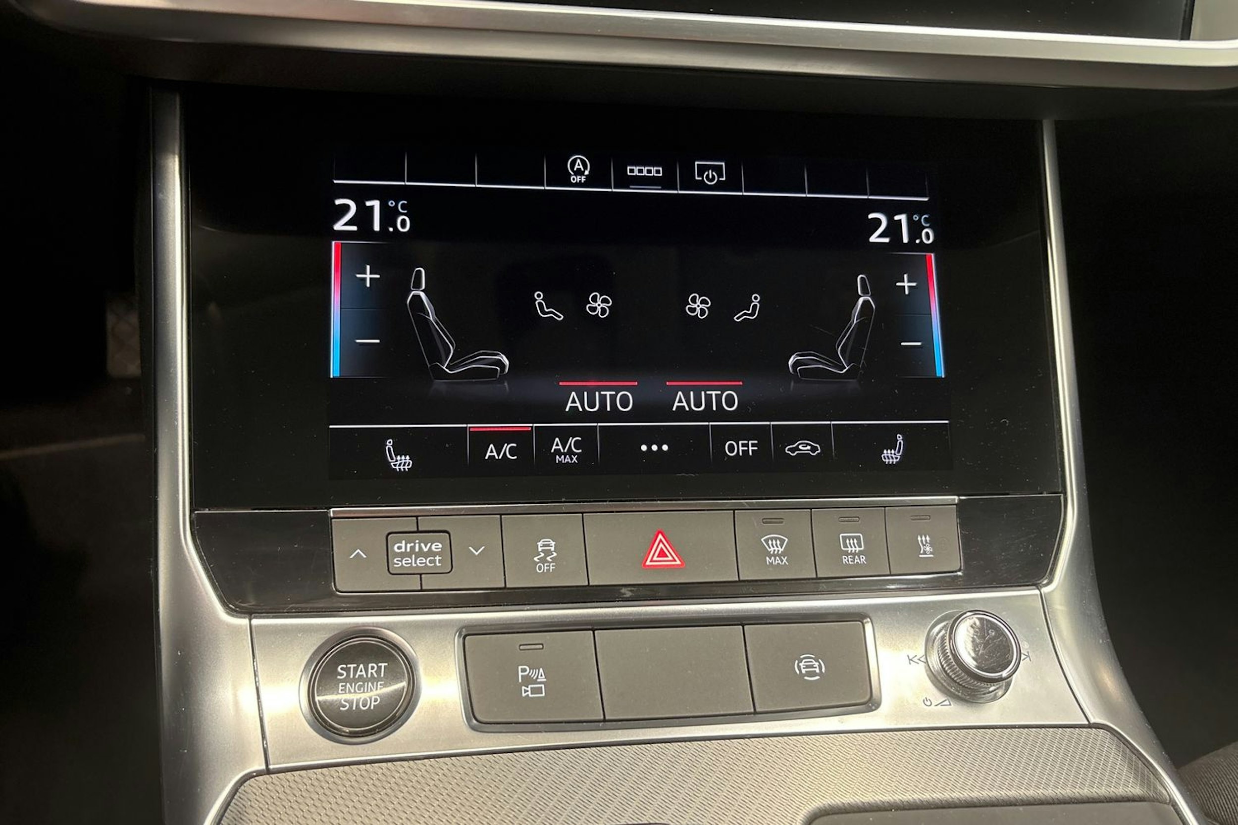 musta Audi A6 2022 kuva 24.
